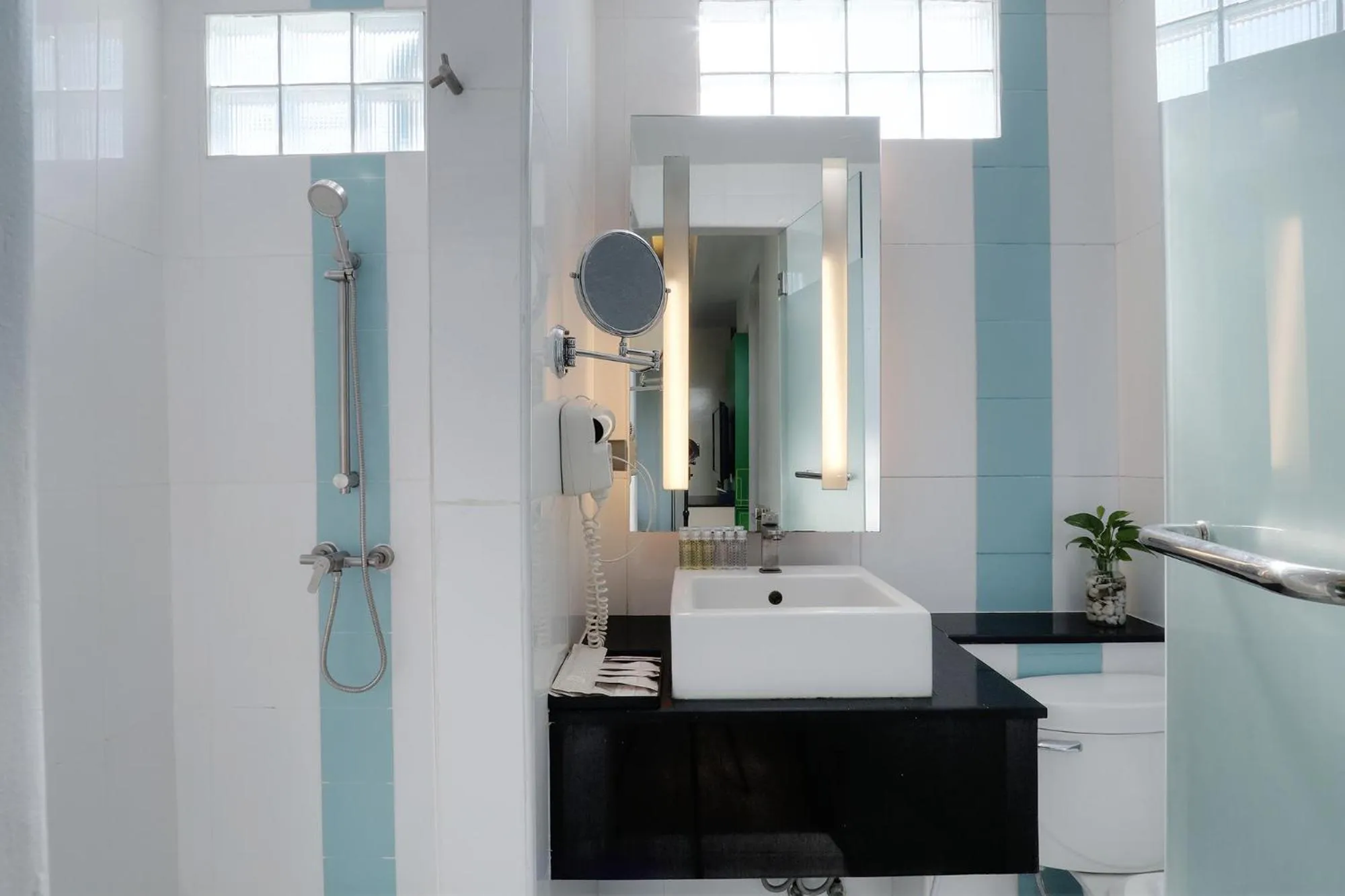 Bathroom in Klassique Sukhumvit Hotel