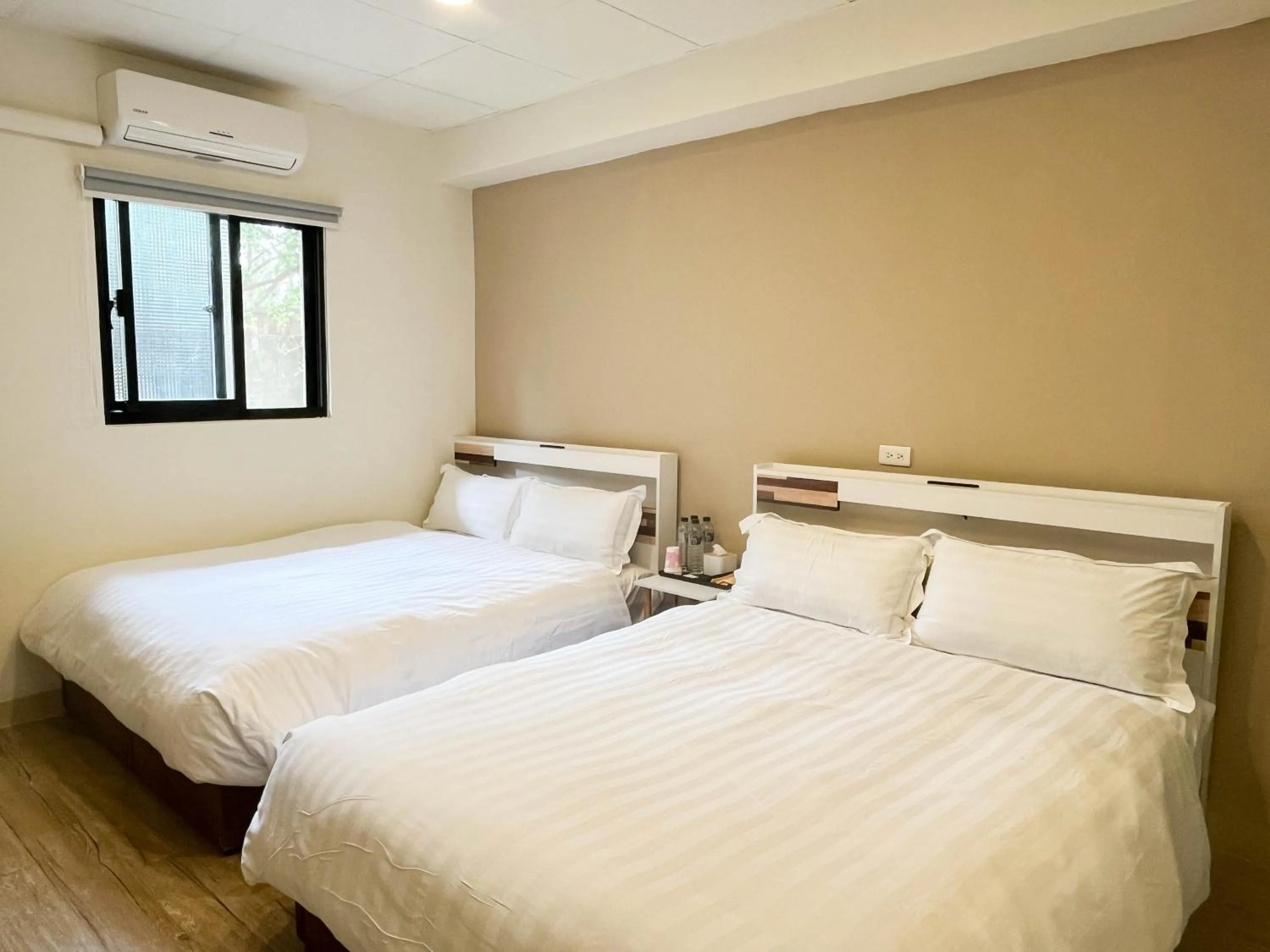 Property logo or sign, Bed in Cen Pin B&B