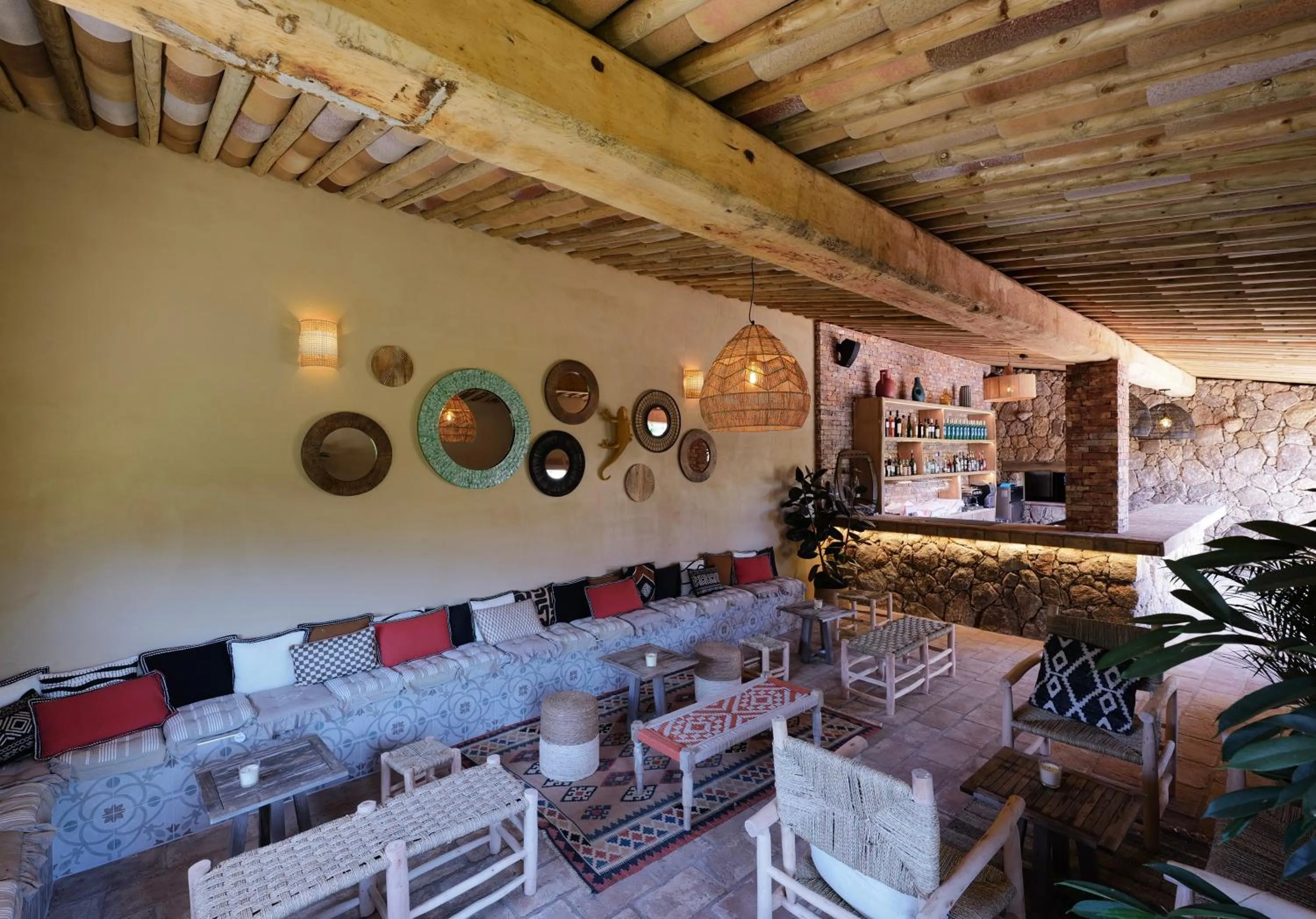 Lounge or bar in Domaine Pozzo di Mastri hôtel & spa