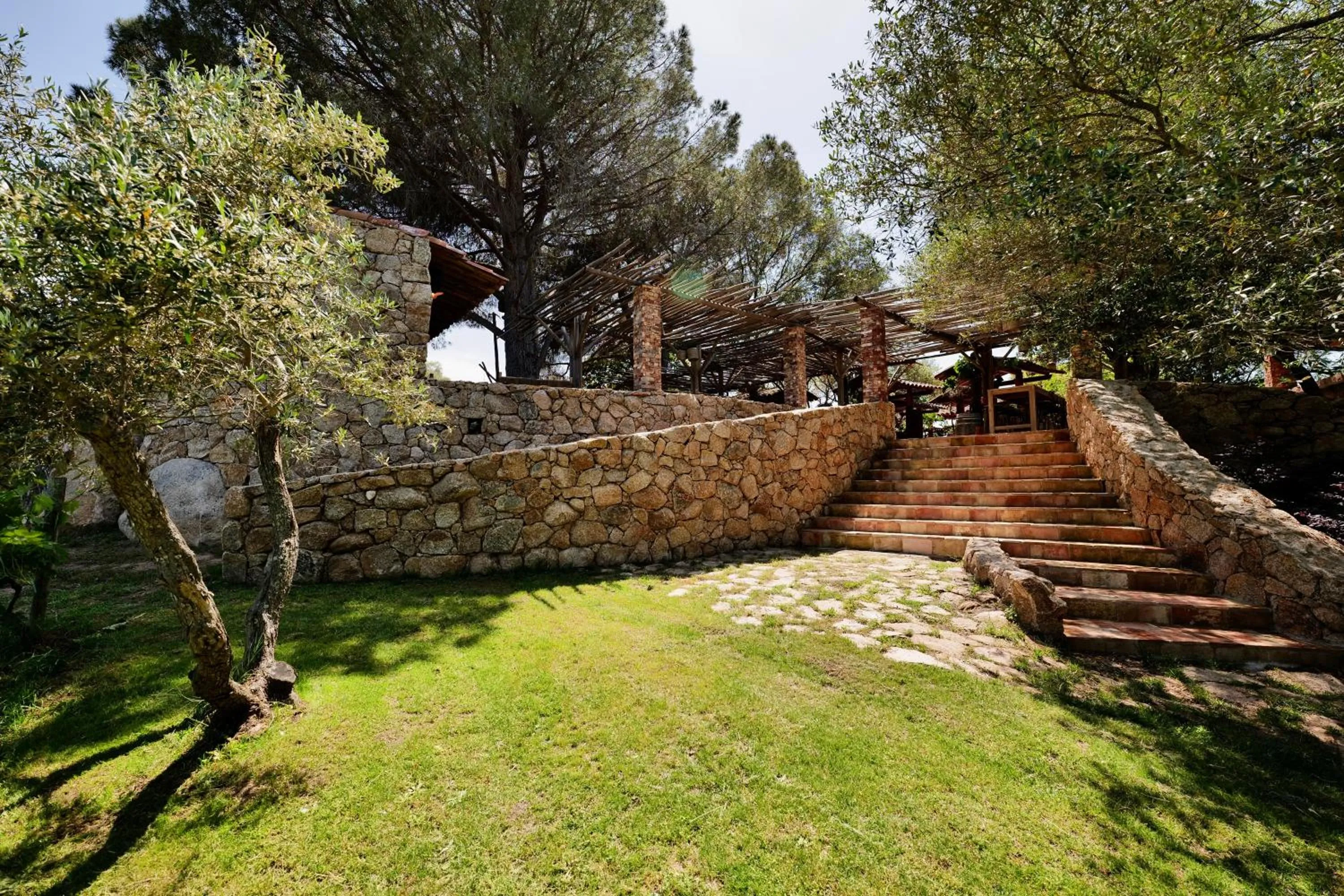 Garden in Domaine Pozzo di Mastri hôtel & spa