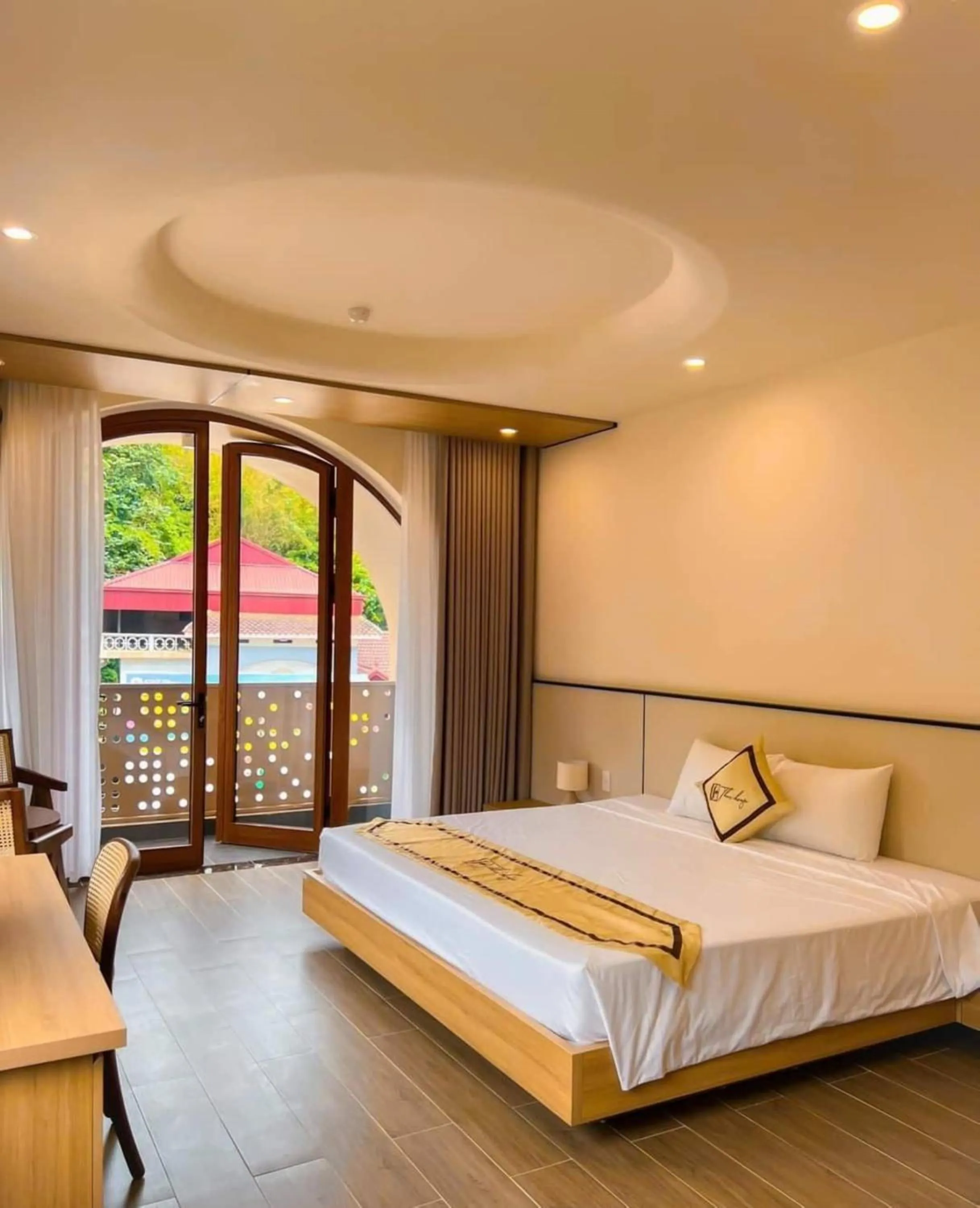 Property building, Bed in TherHouse