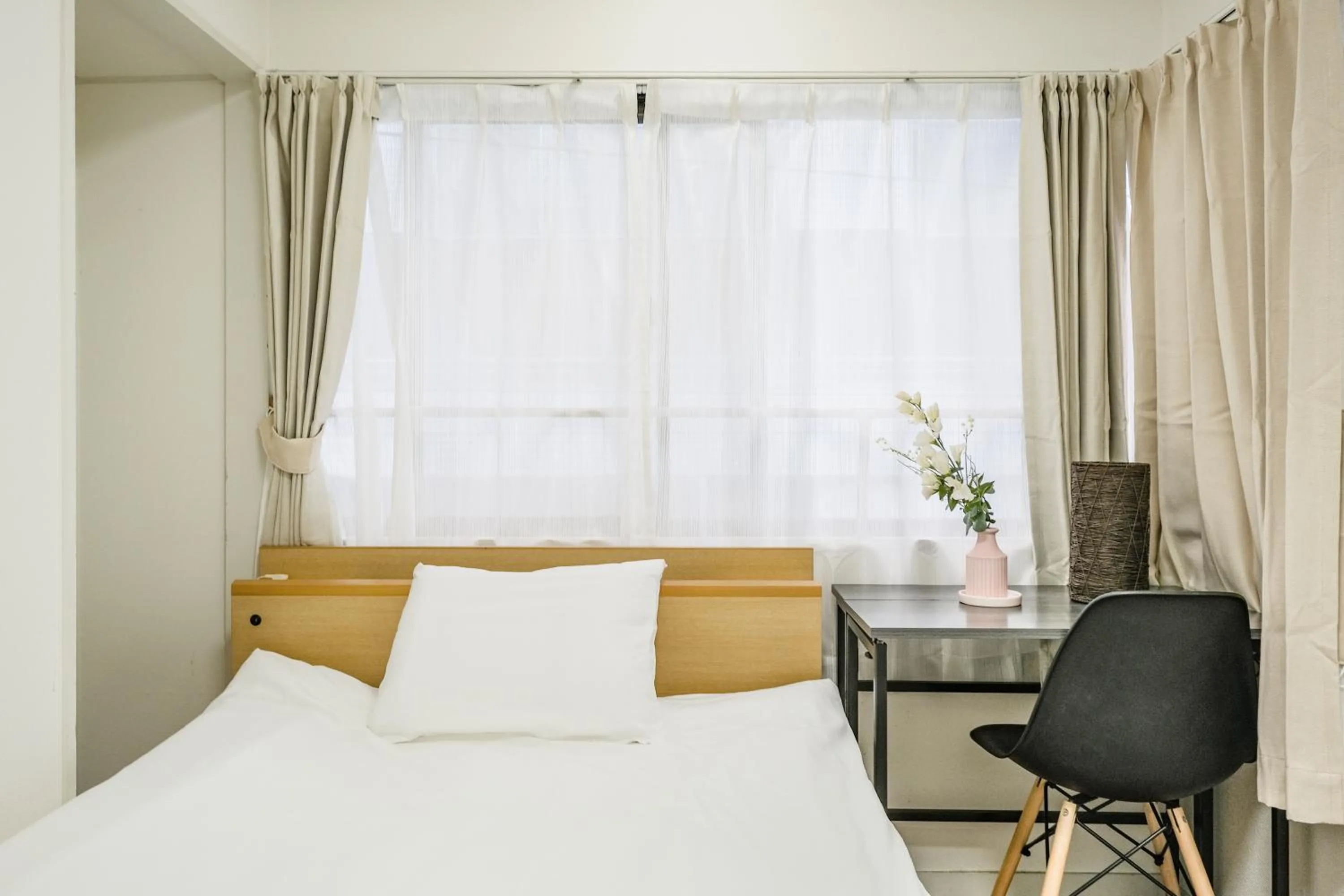 Bed in Ikebukuro La Rêve House