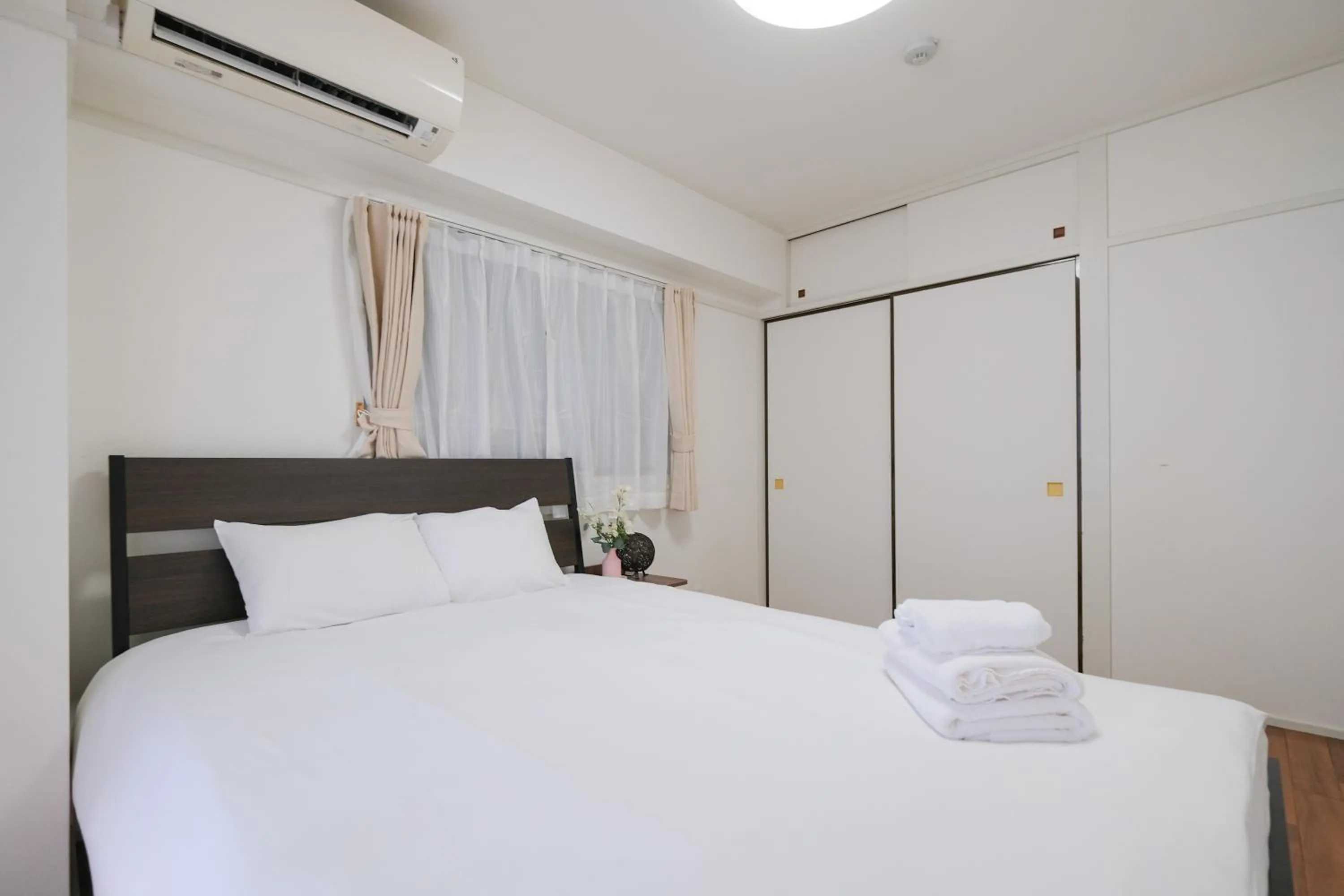 Bed in Ikebukuro La Rêve House