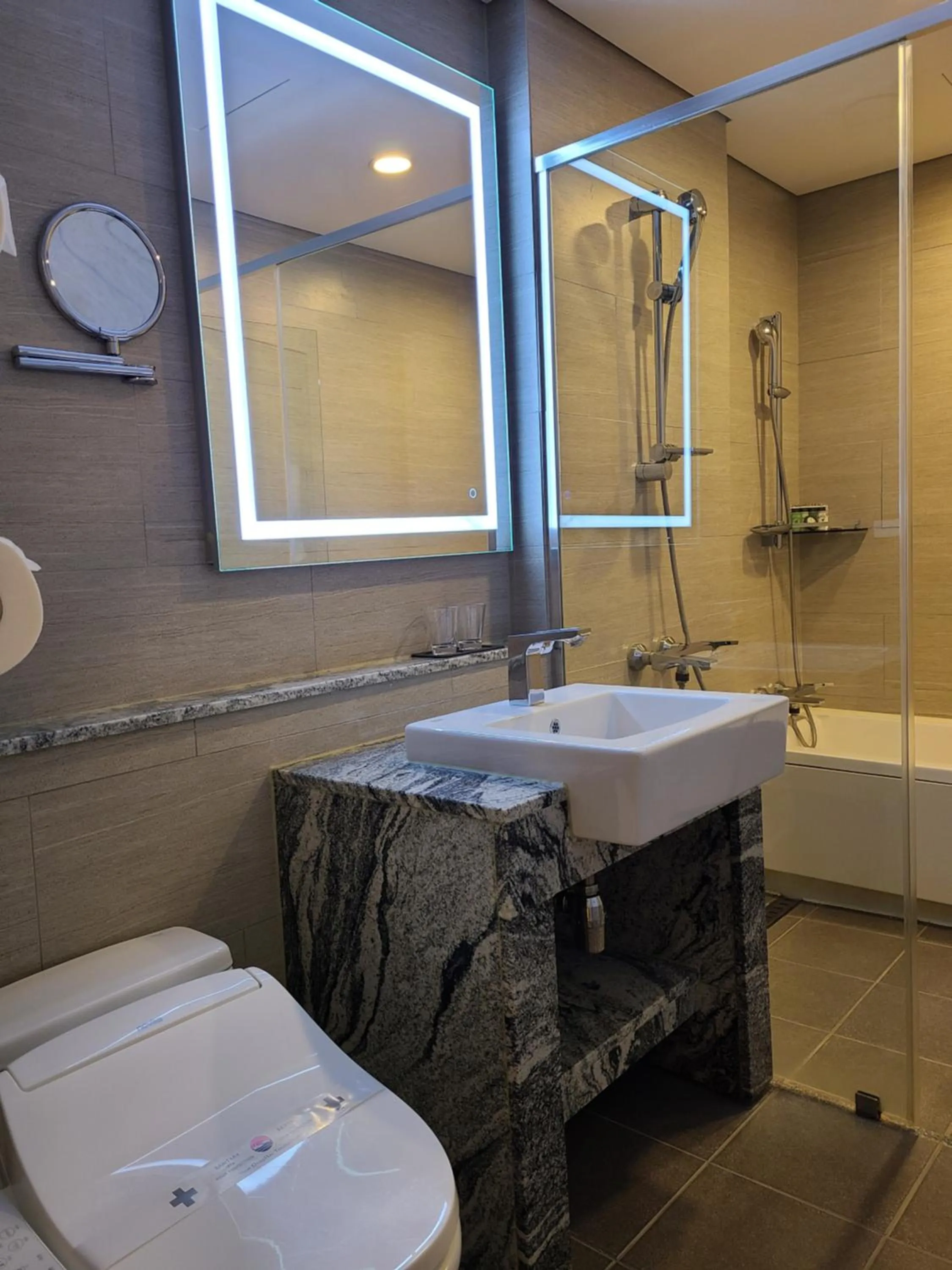 Bathroom in New Donghae Tourist Hotel