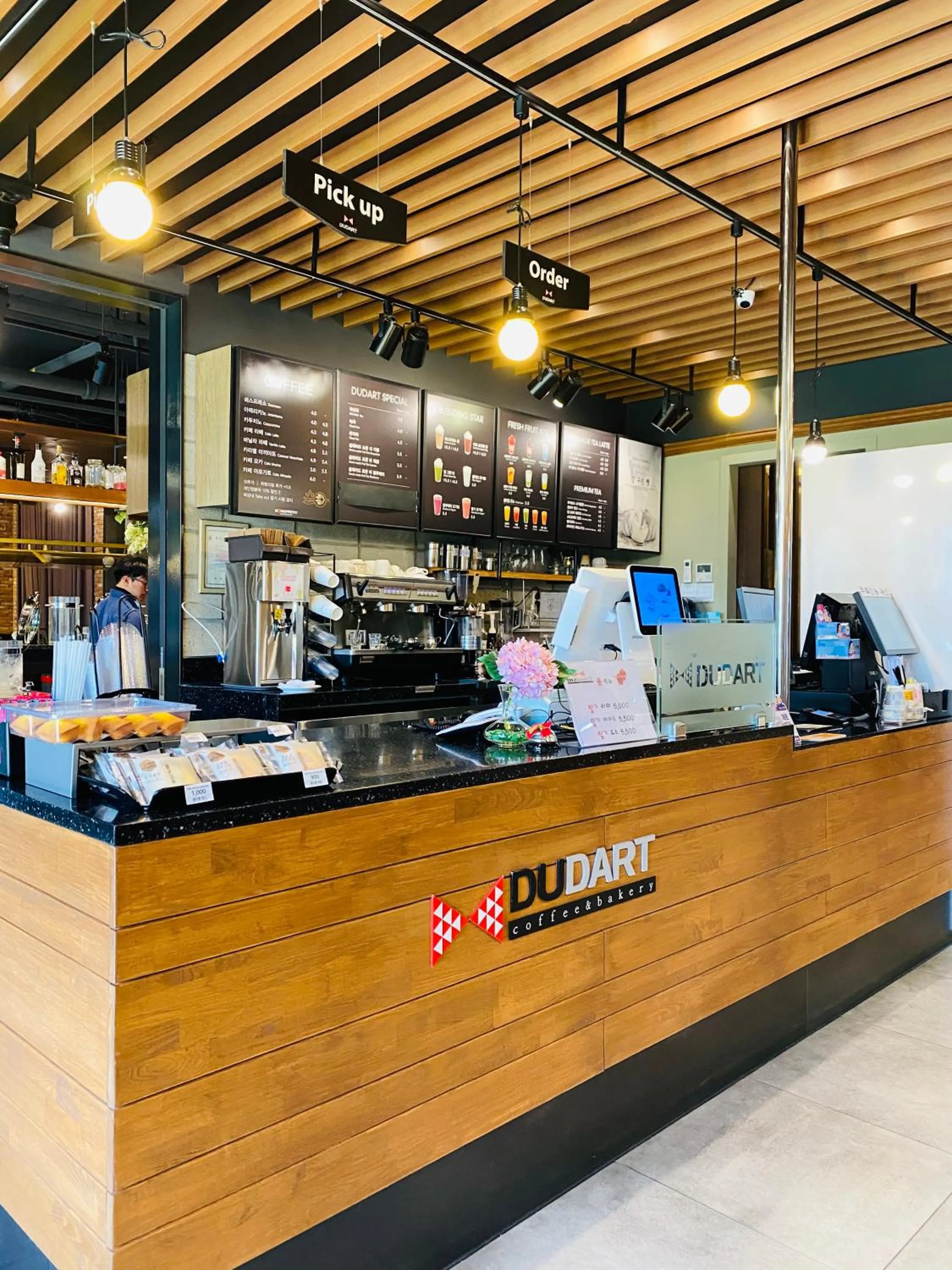 Property building in New Donghae Tourist Hotel