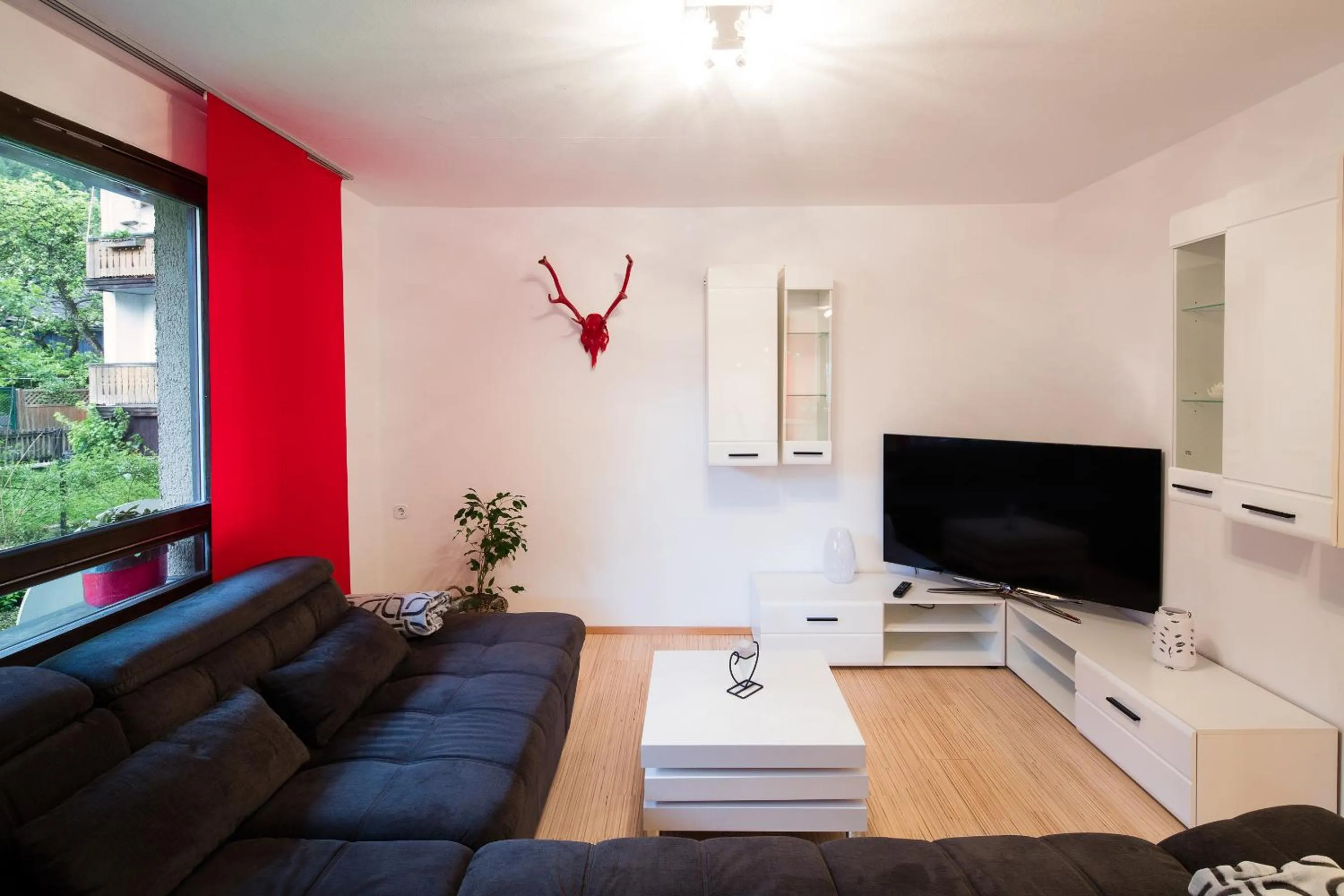 Day in W & S Executive Apartments - Hallstatt I