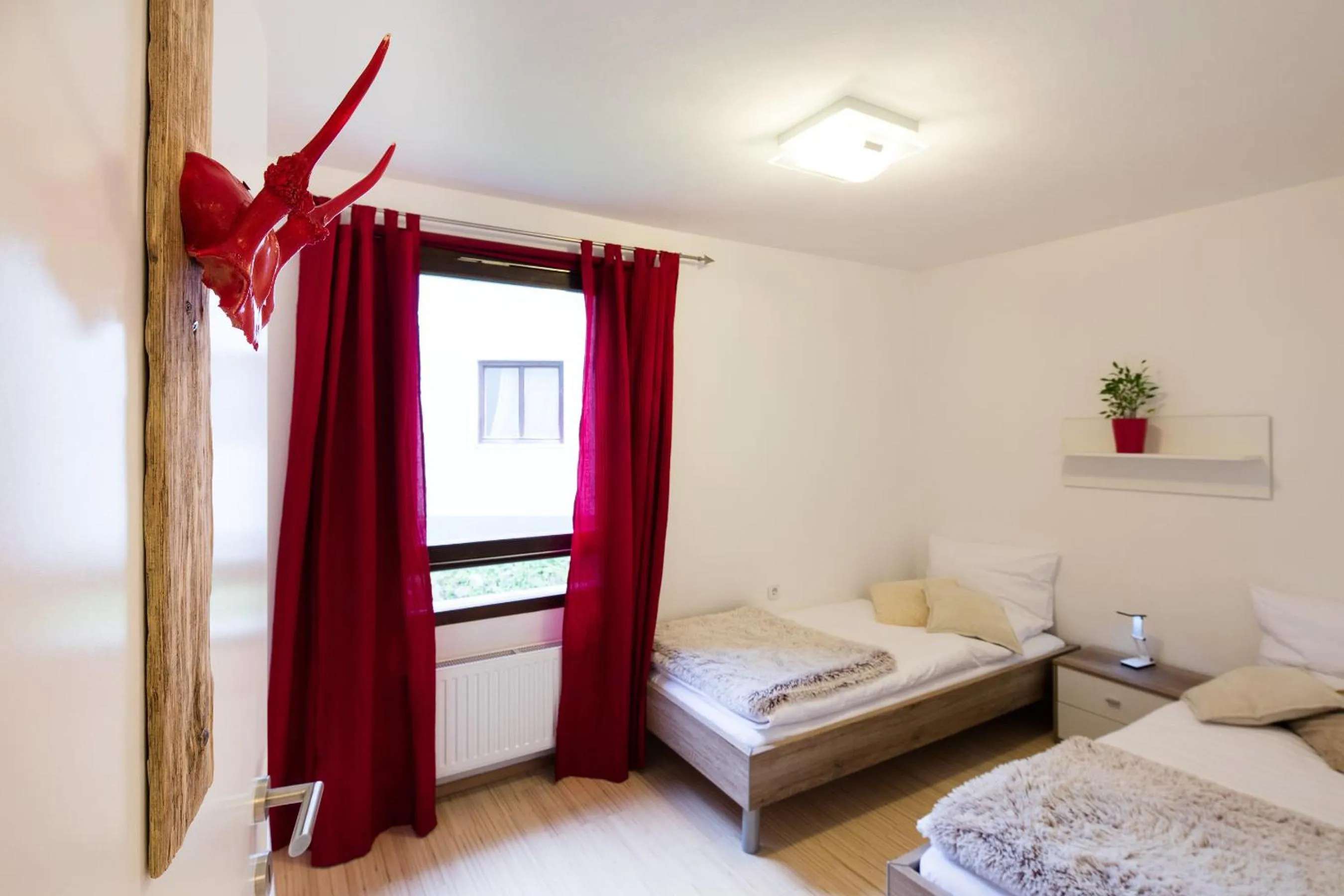 Day in W & S Executive Apartments - Hallstatt I