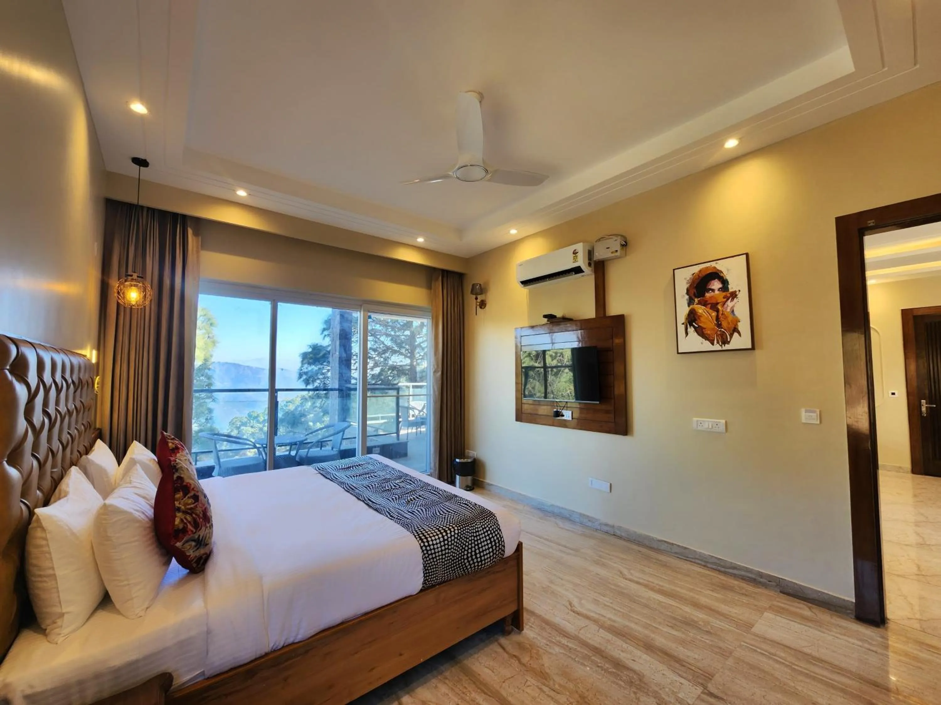 Bedroom, Bed in The Hamilton Kasauli