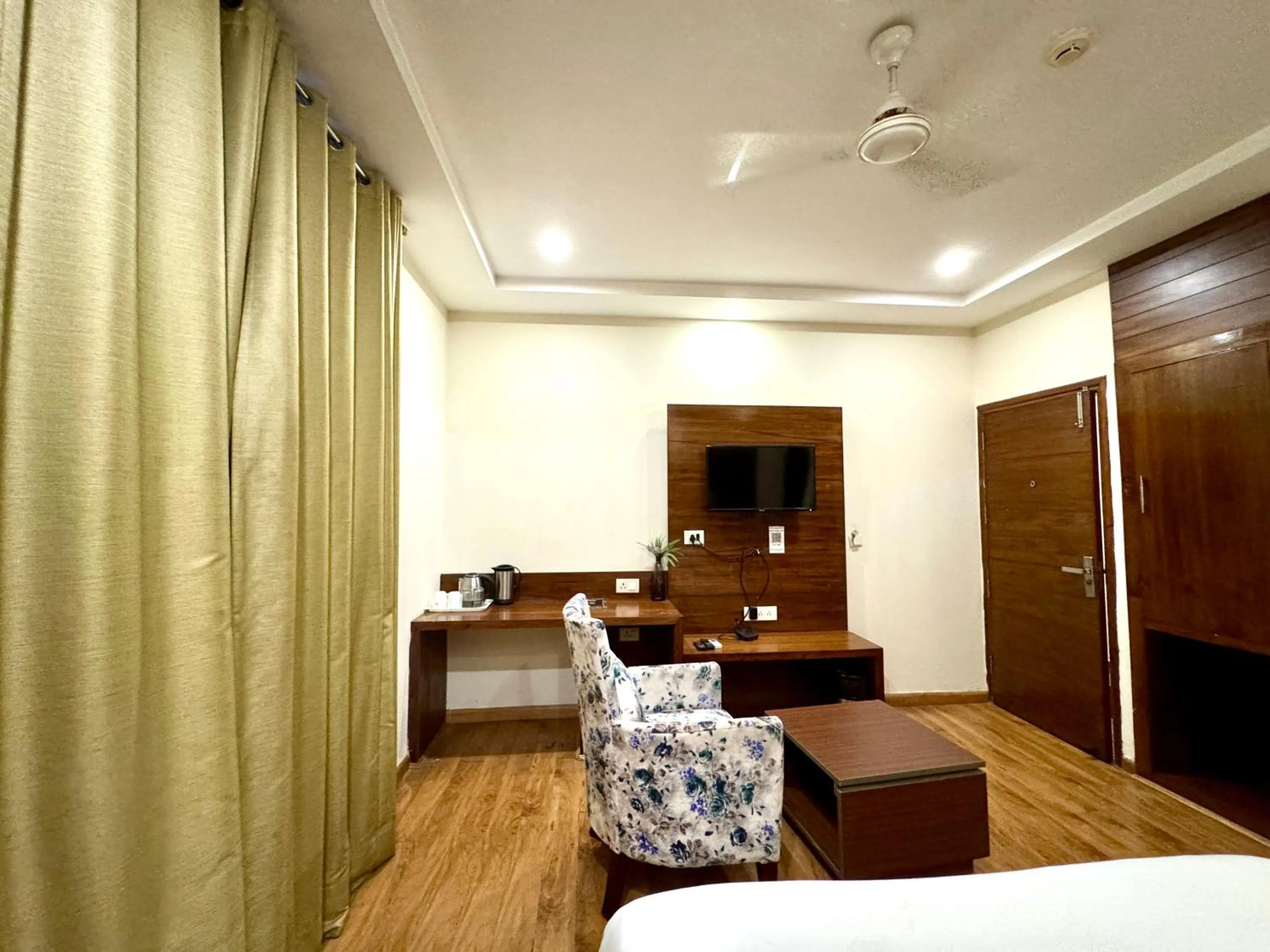 Bedroom, Bed in Hotel Bahl Regency