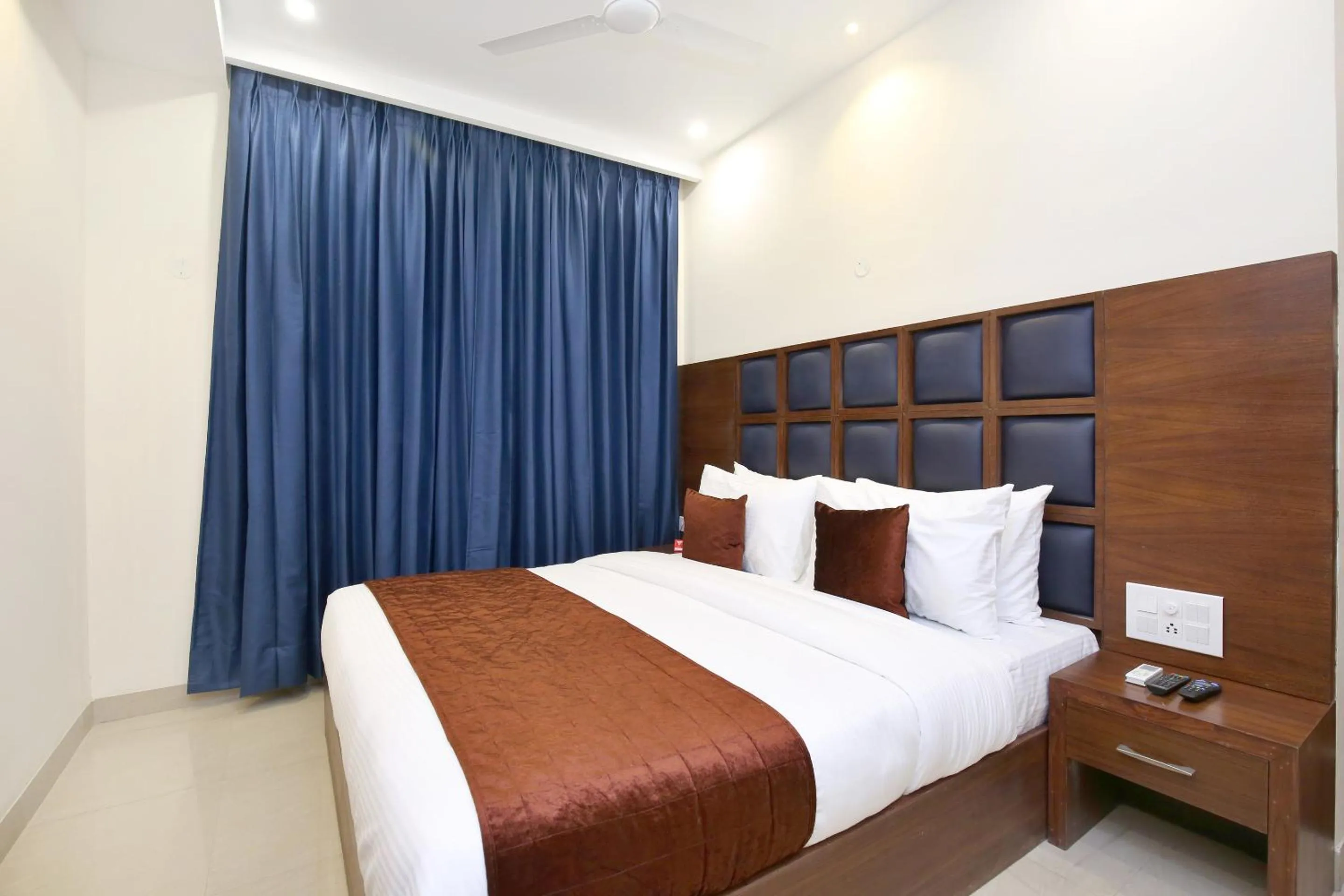 Bedroom, Bed in Hotel Bahl Regency