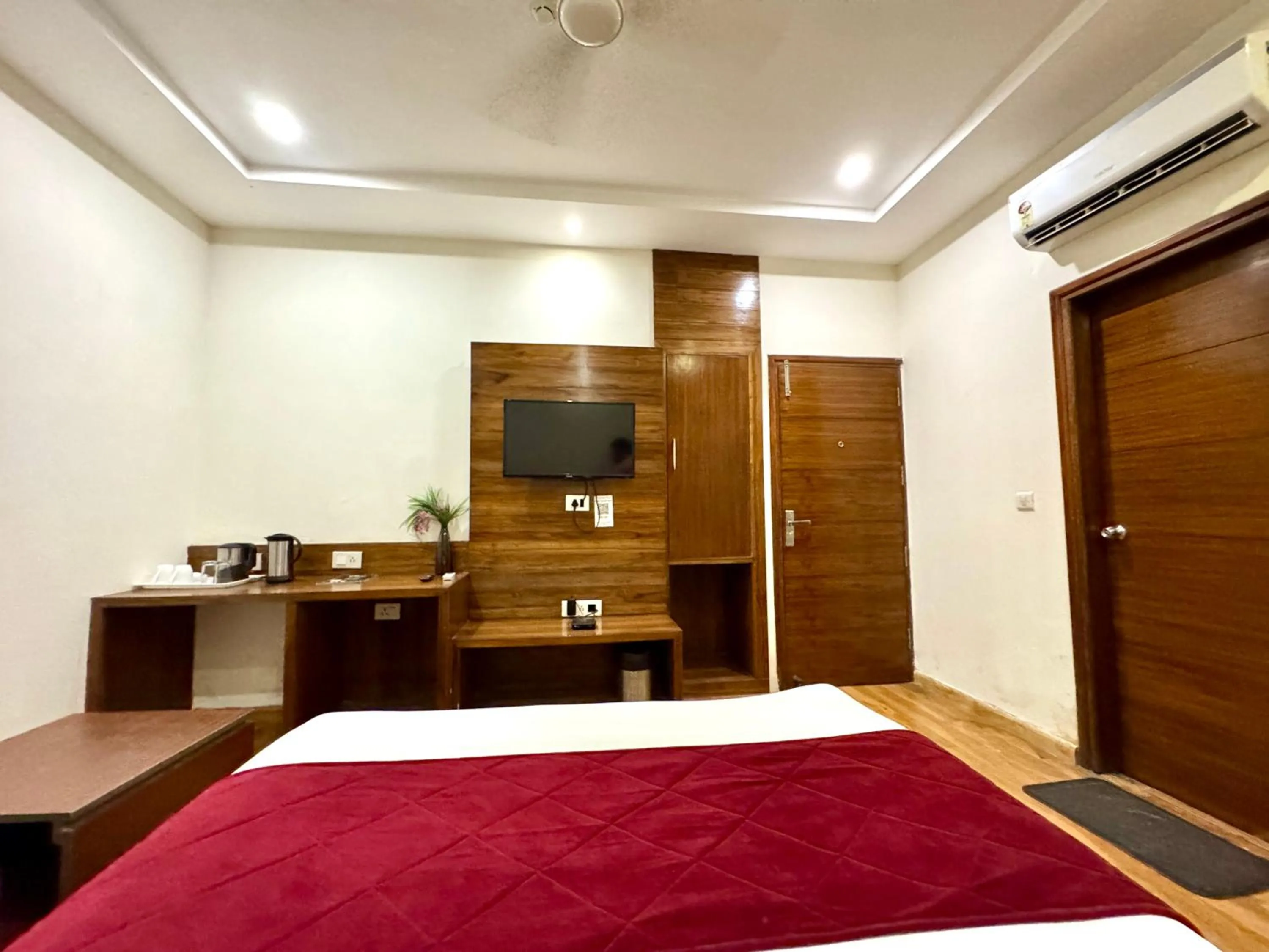 Bedroom, Bed in Hotel Bahl Regency