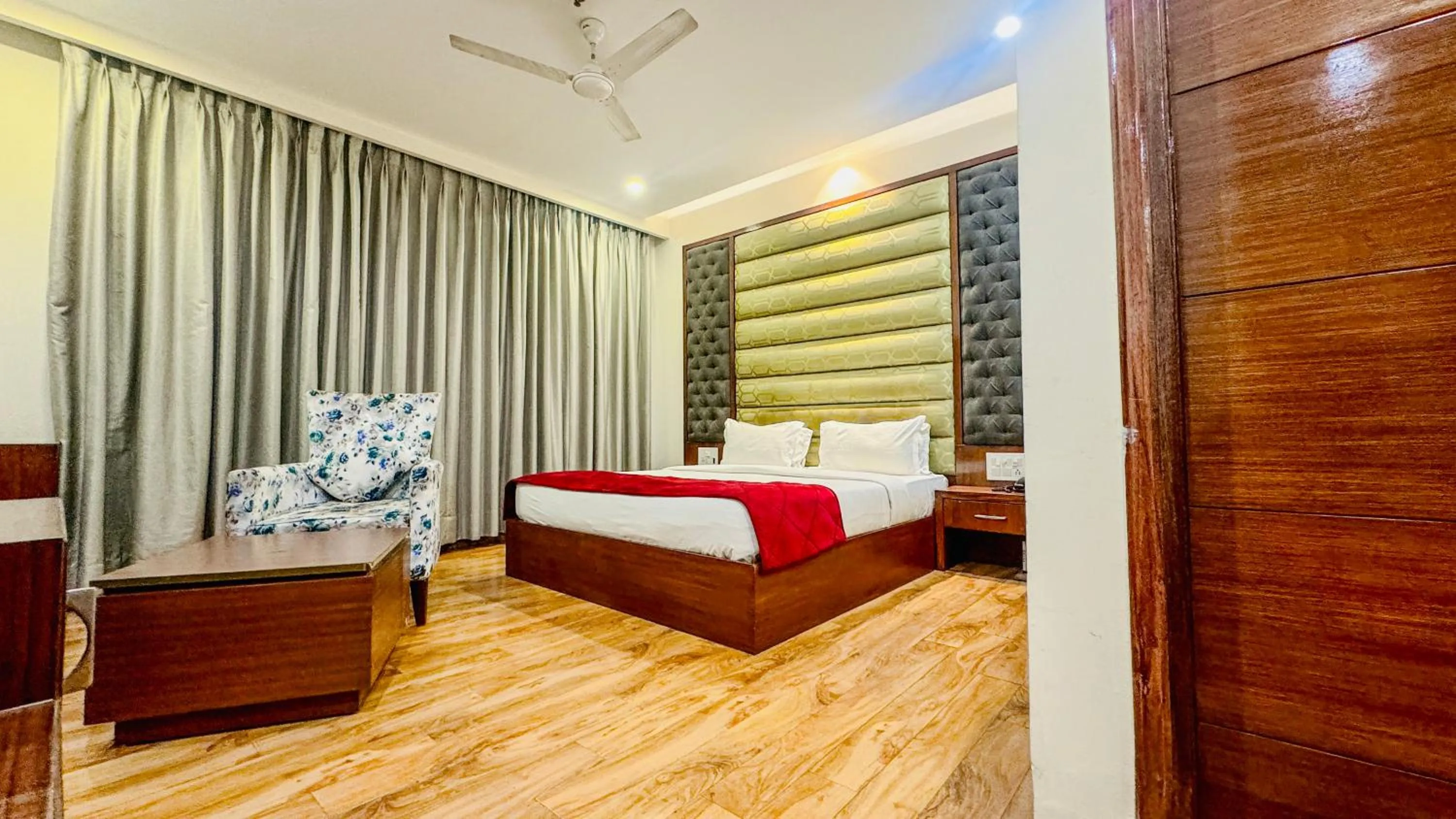 Bedroom, Bed in Hotel Bahl Regency