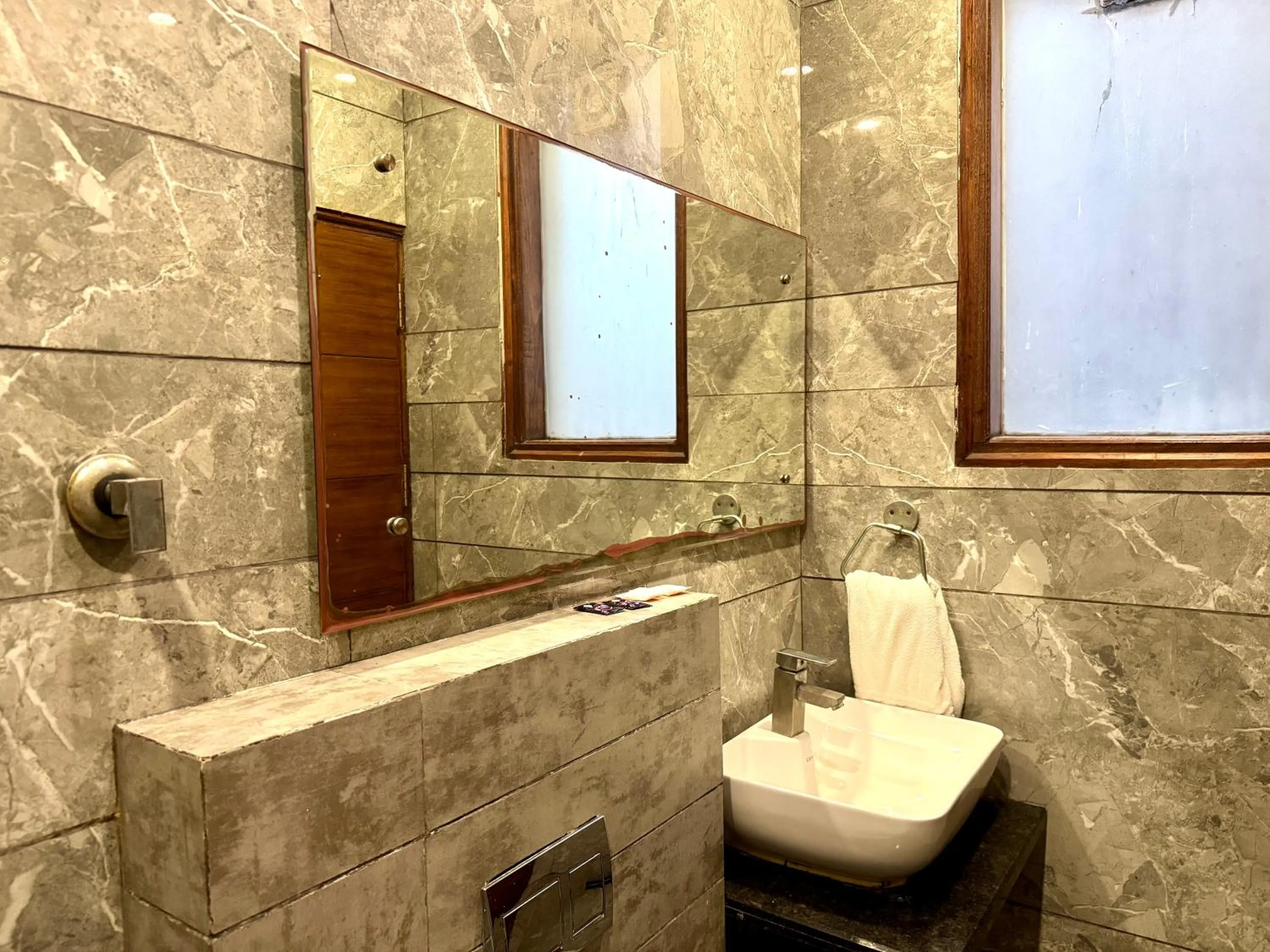 Bathroom in Hotel Bahl Regency