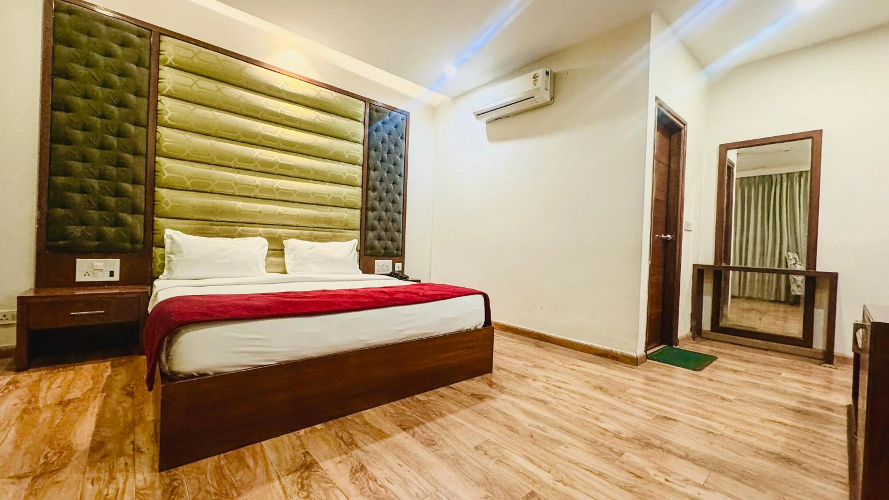 Bed in Hotel Bahl Regency