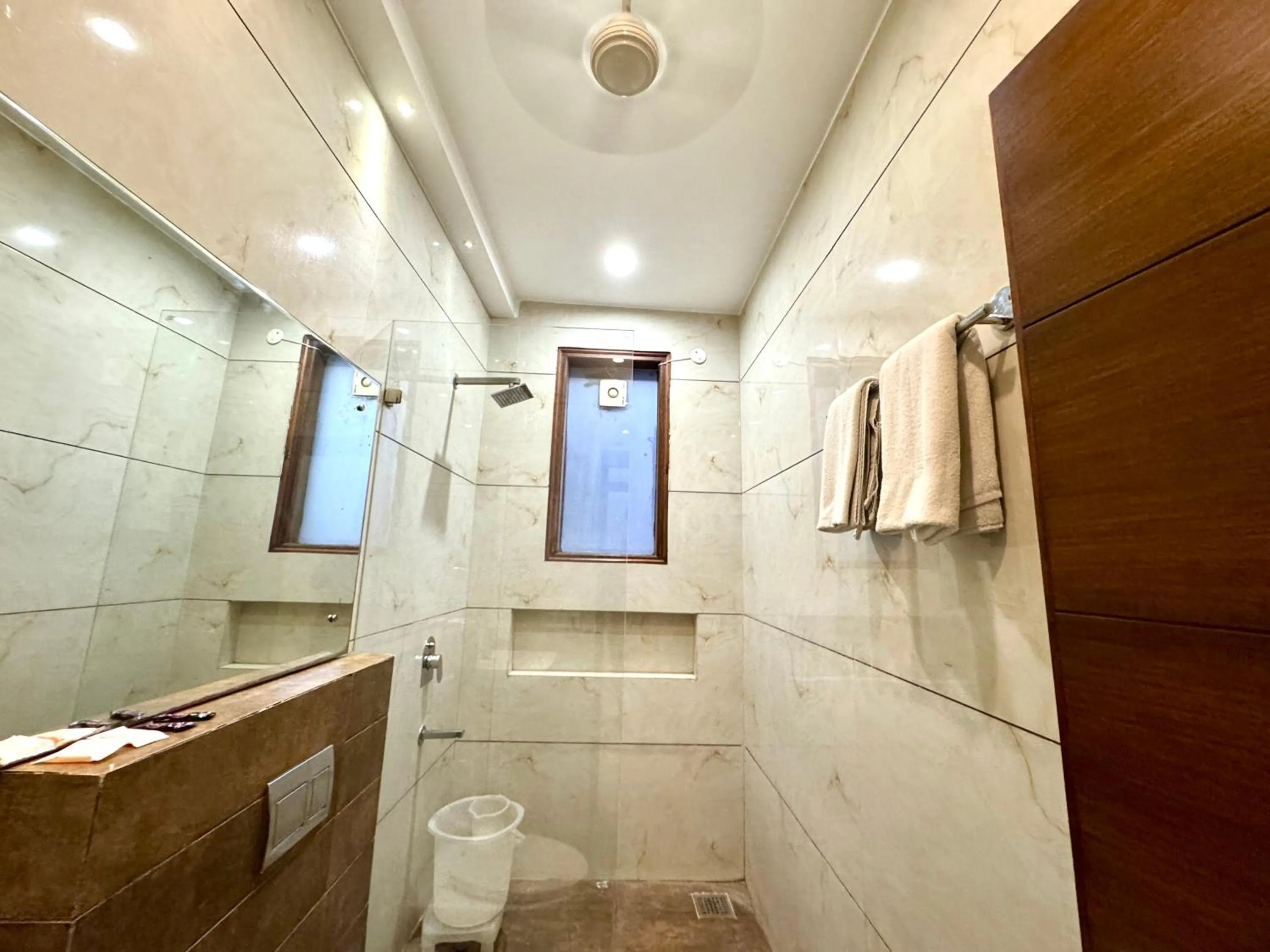 Bathroom in Hotel Bahl Regency