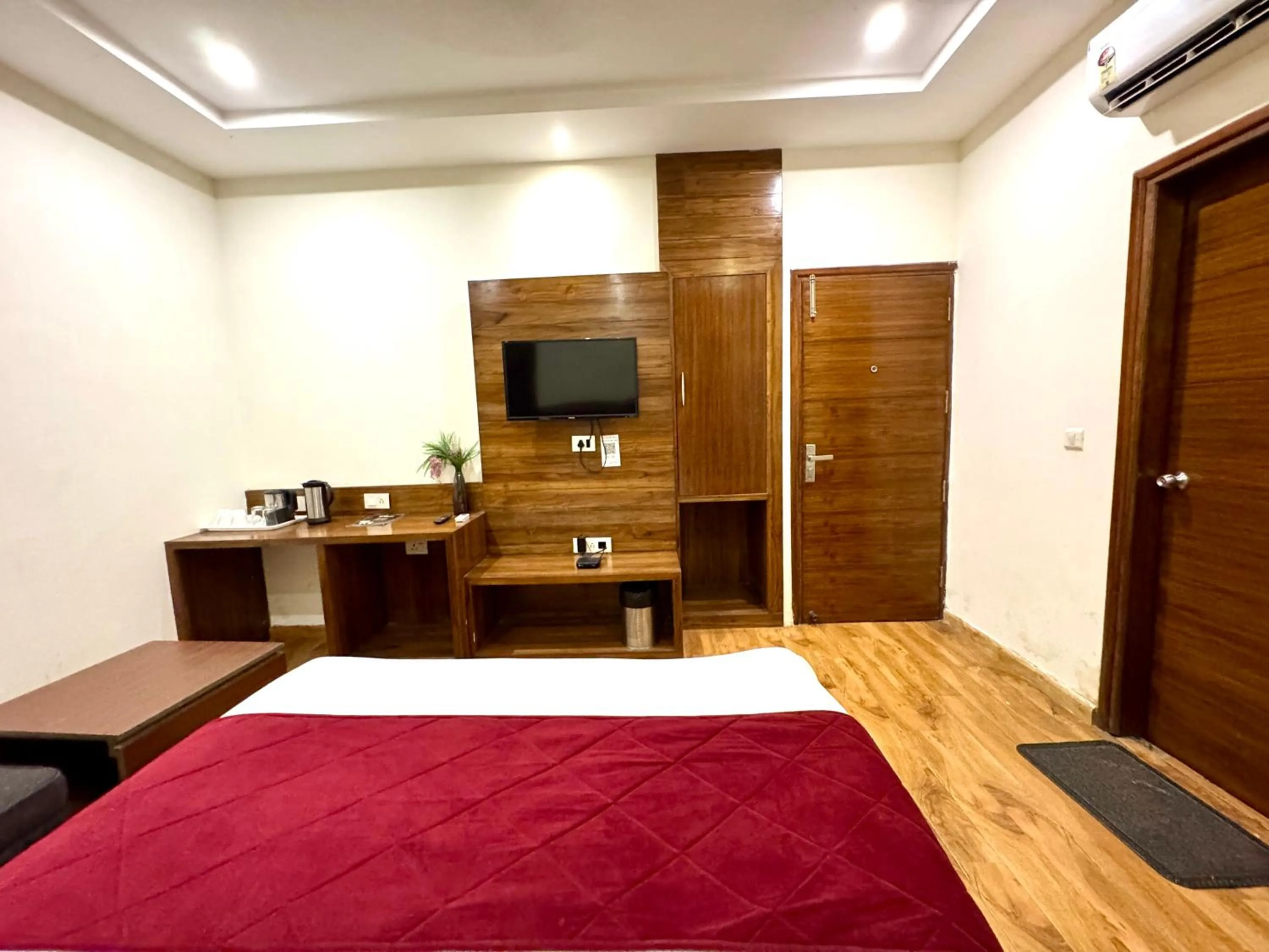 Bedroom, Bed in Hotel Bahl Regency