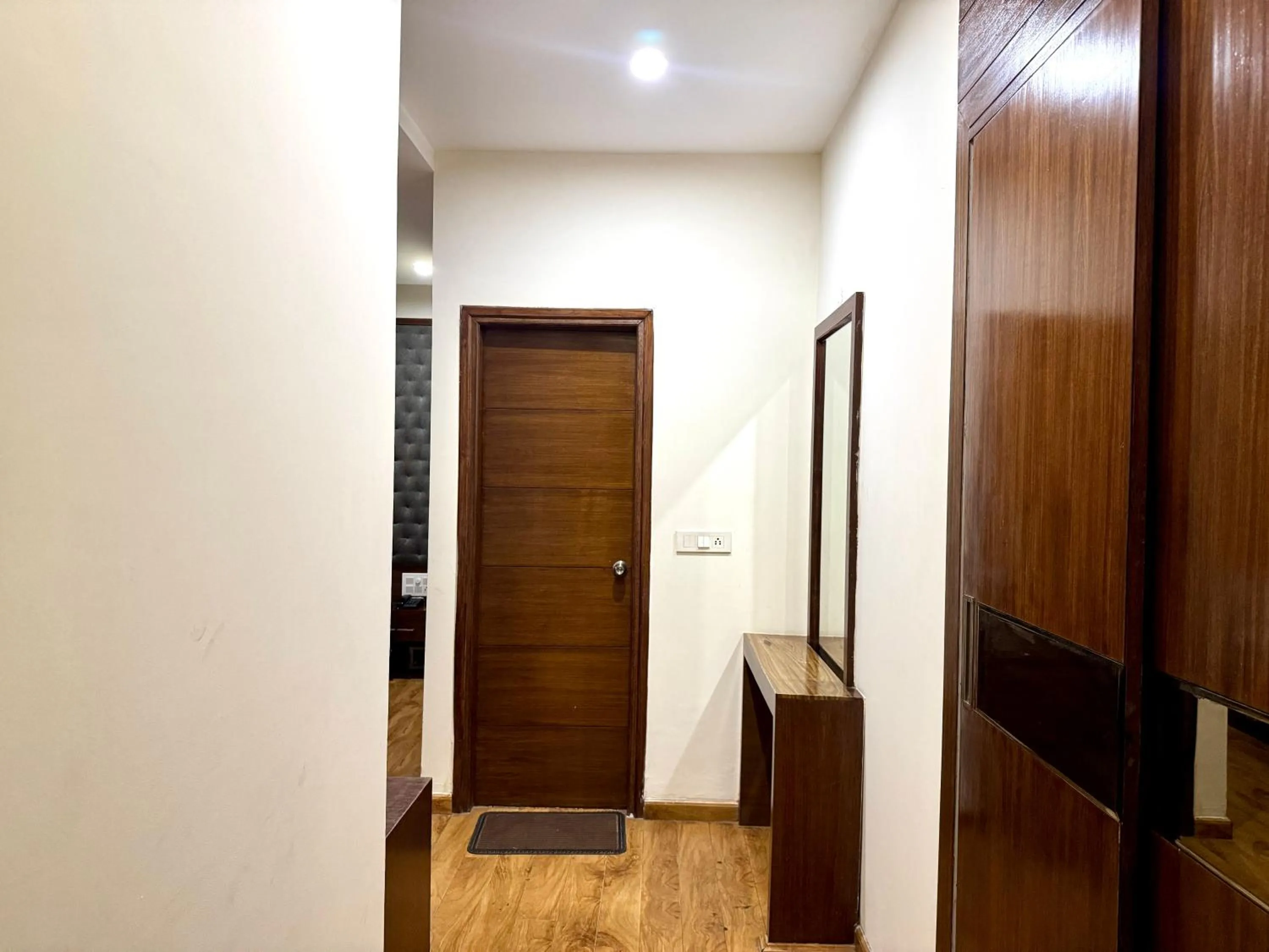 wardrobe in Hotel Bahl Regency