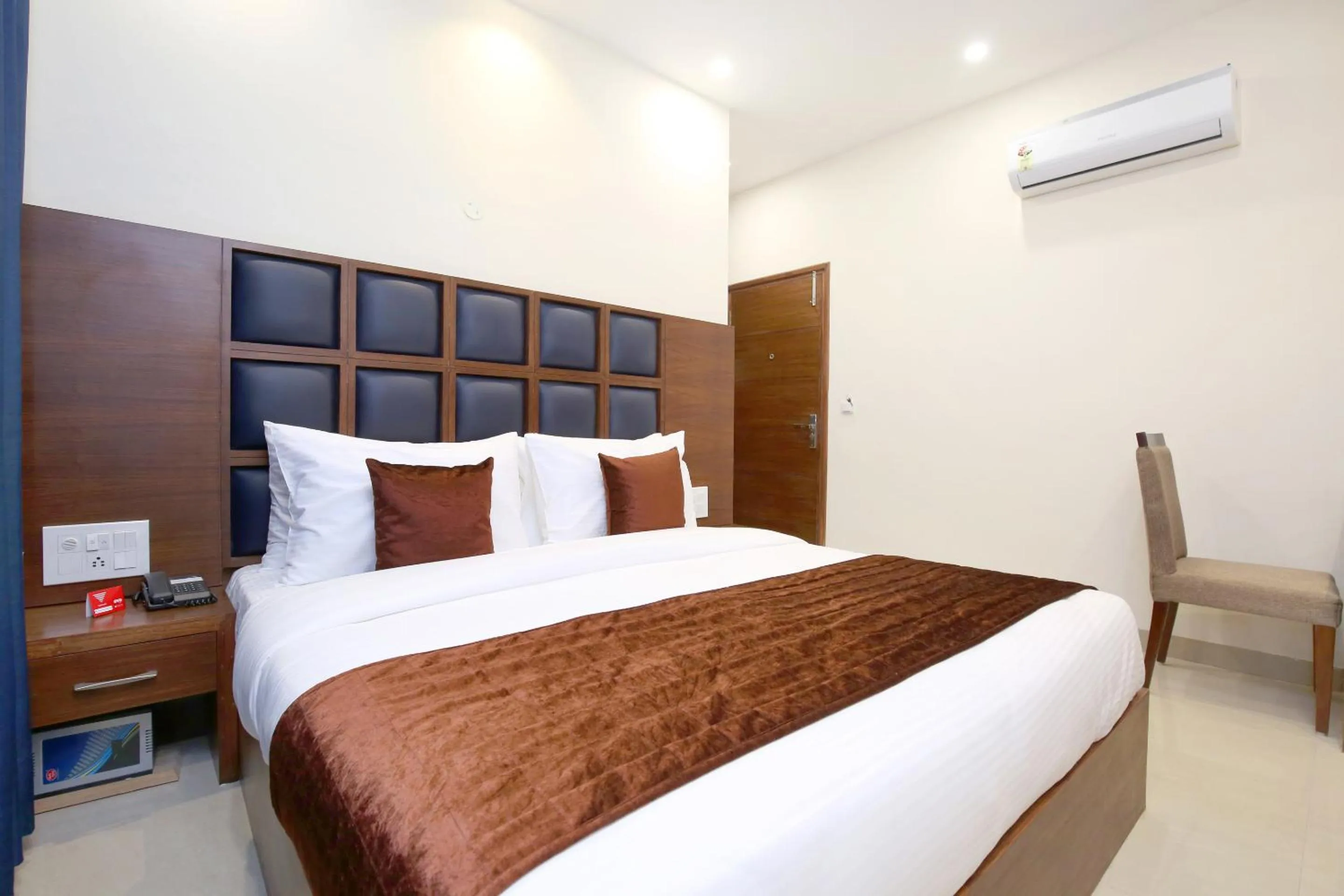 Bed in Hotel Bahl Regency