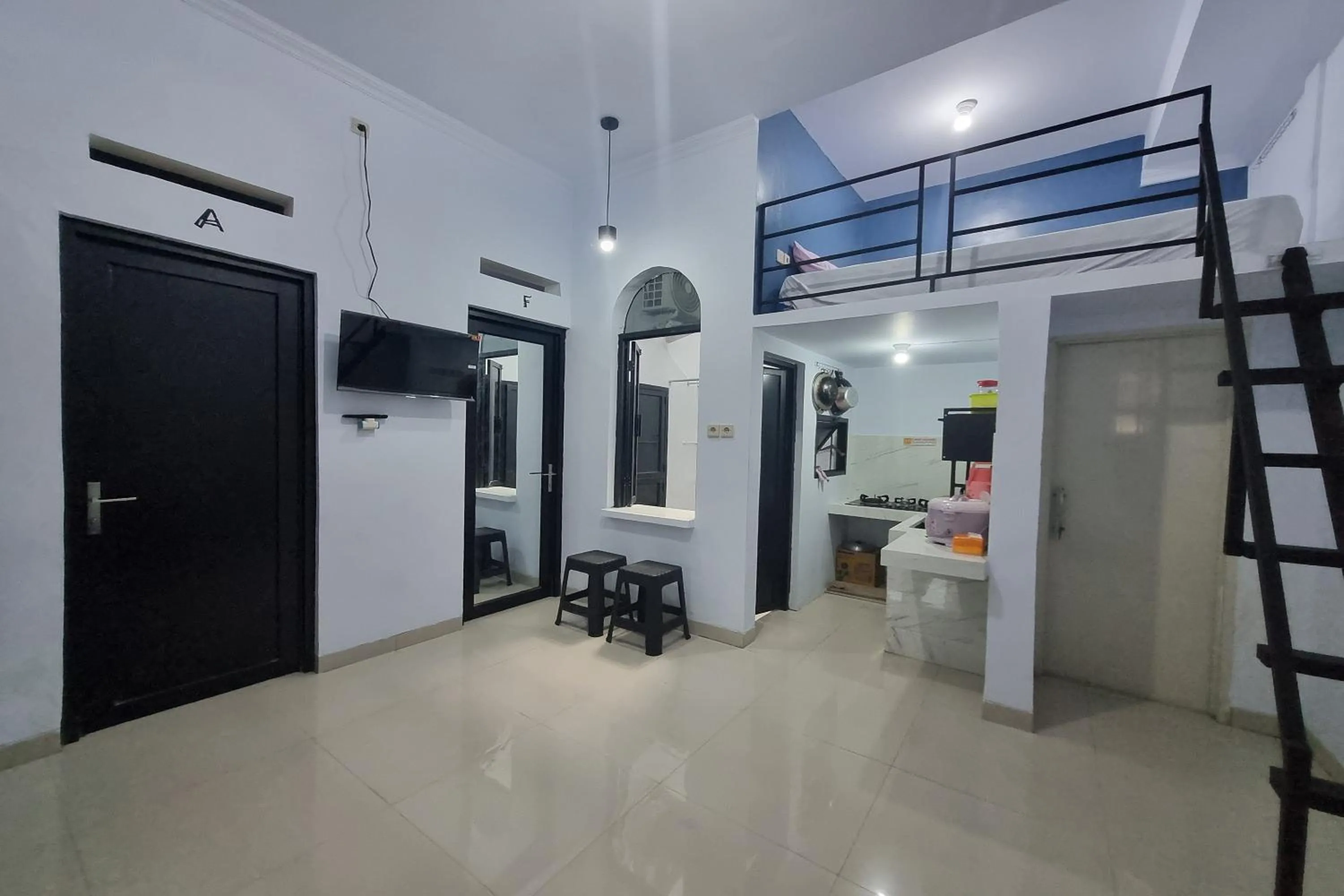 Photo of the whole room in Ardafa Inn & Villa