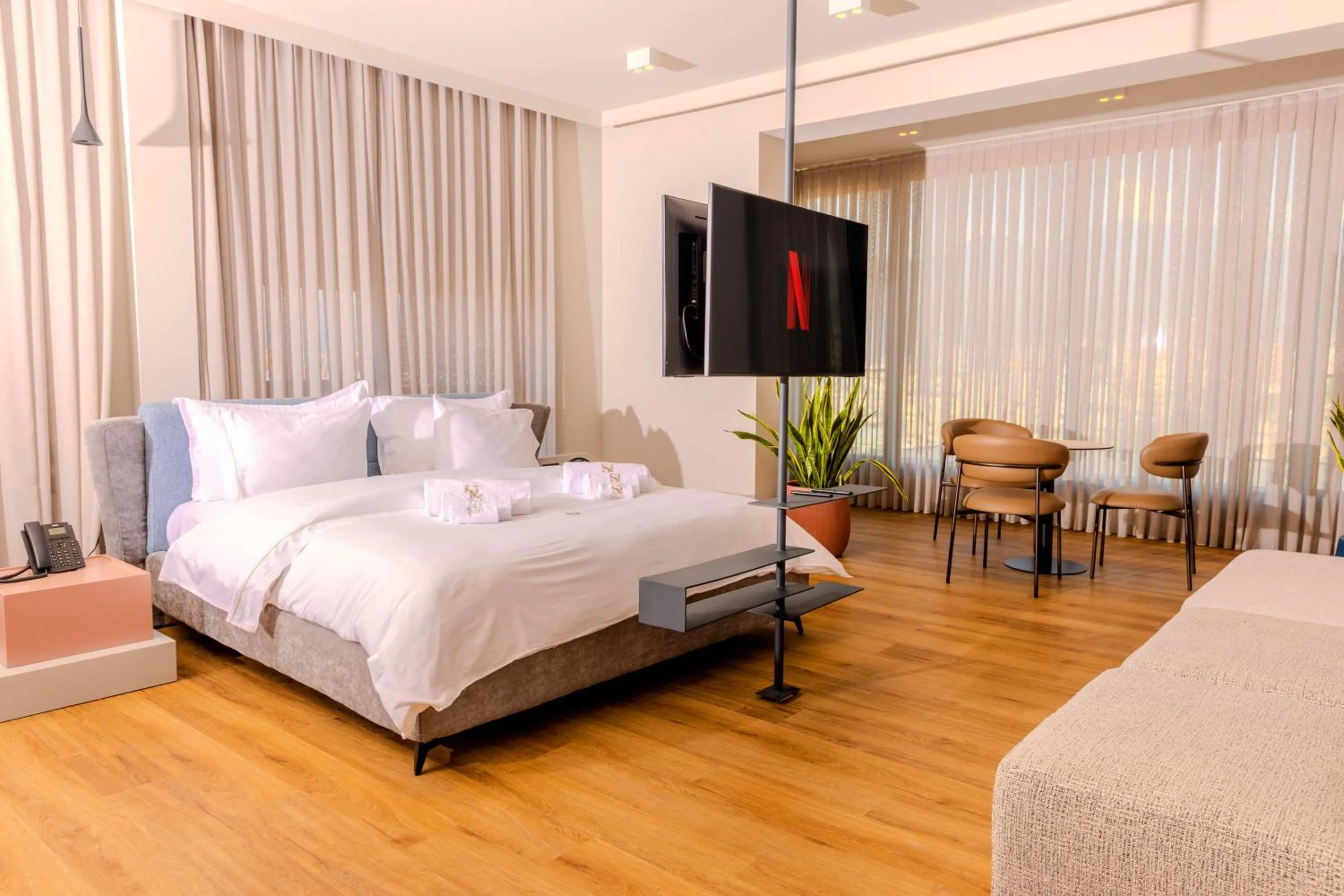 TV and multimedia, Bed in Si Hotel Tirana