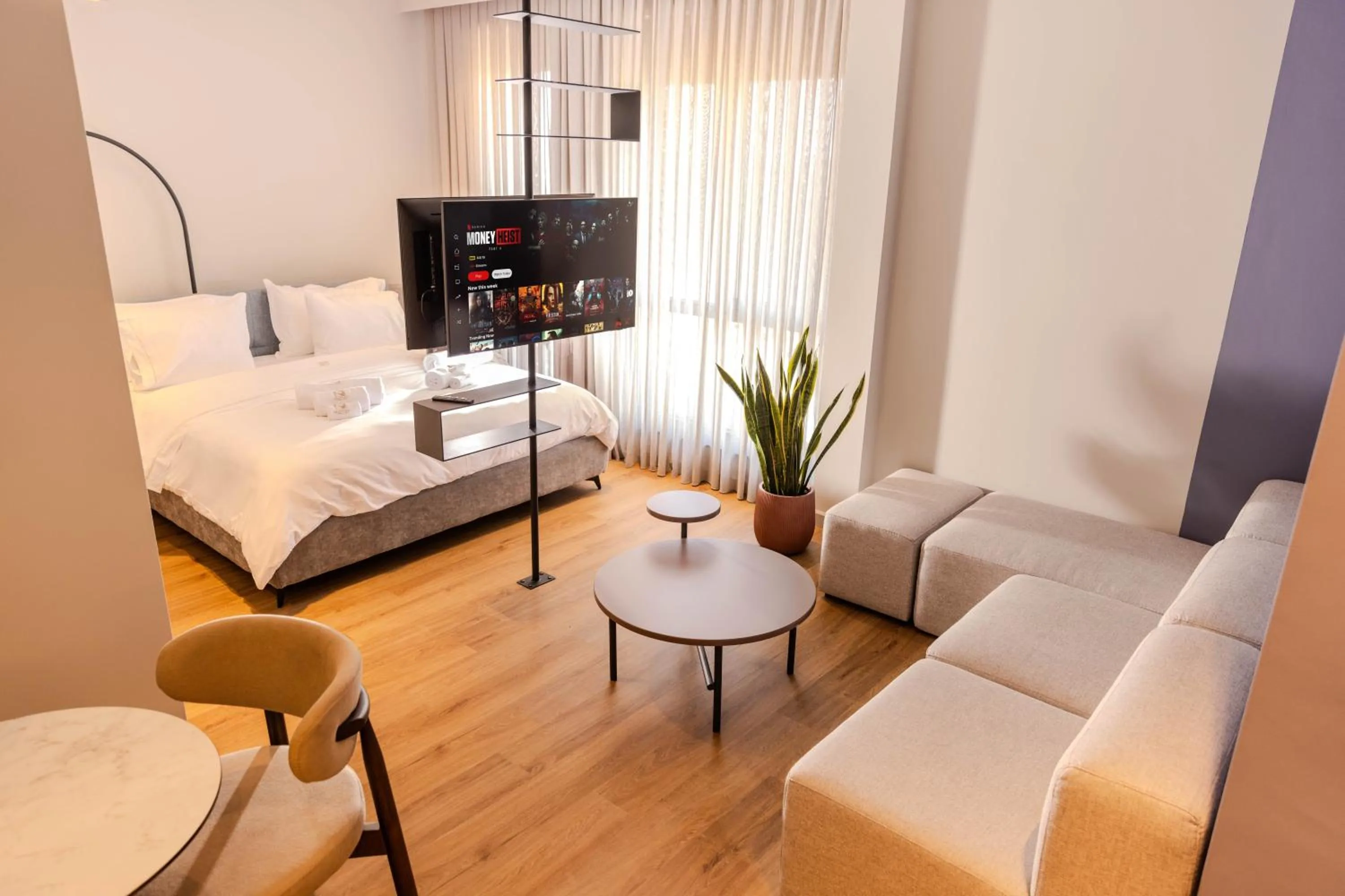 Photo of the whole room, Bed in Si Hotel Tirana