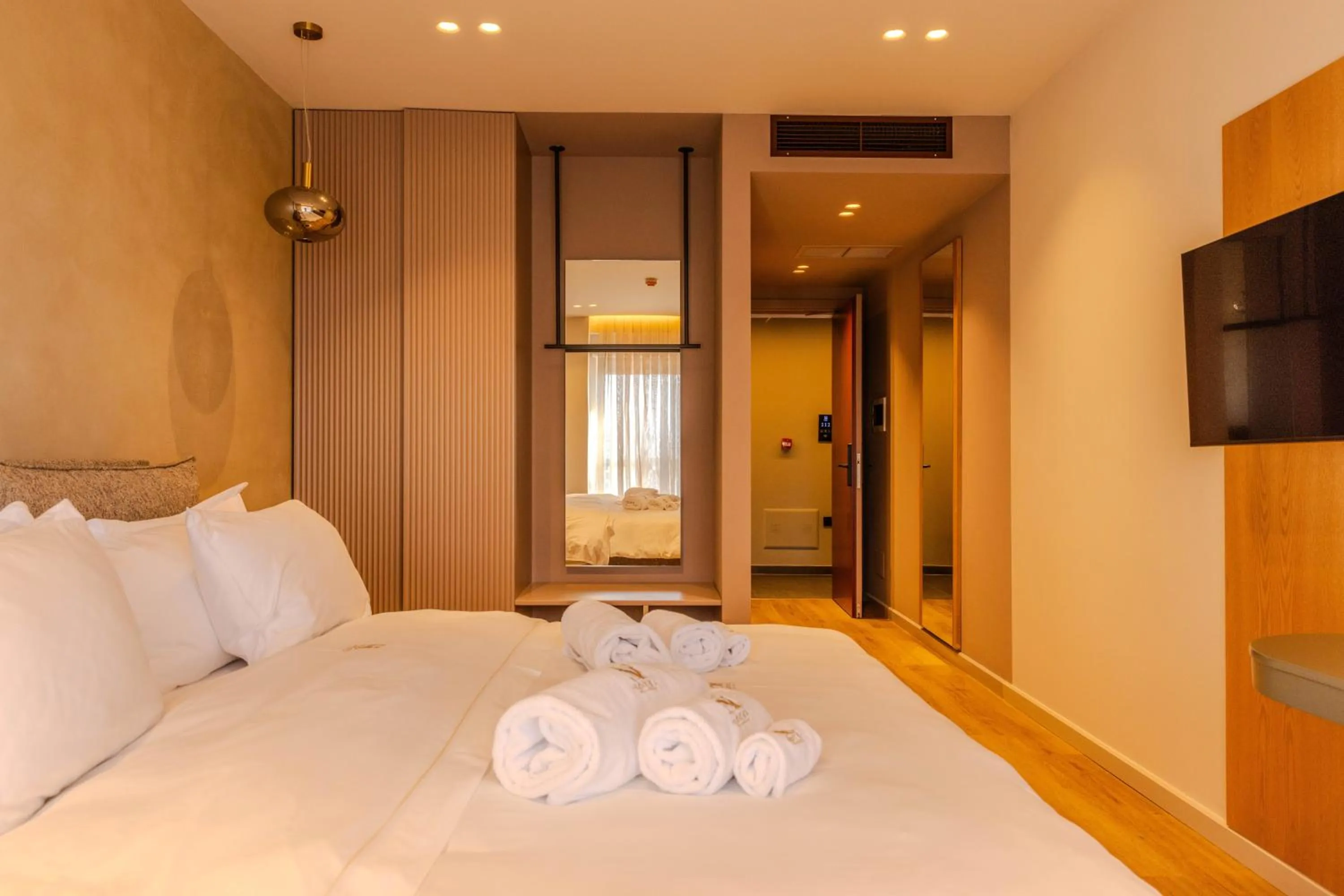 TV and multimedia, Bed in Si Hotel Tirana