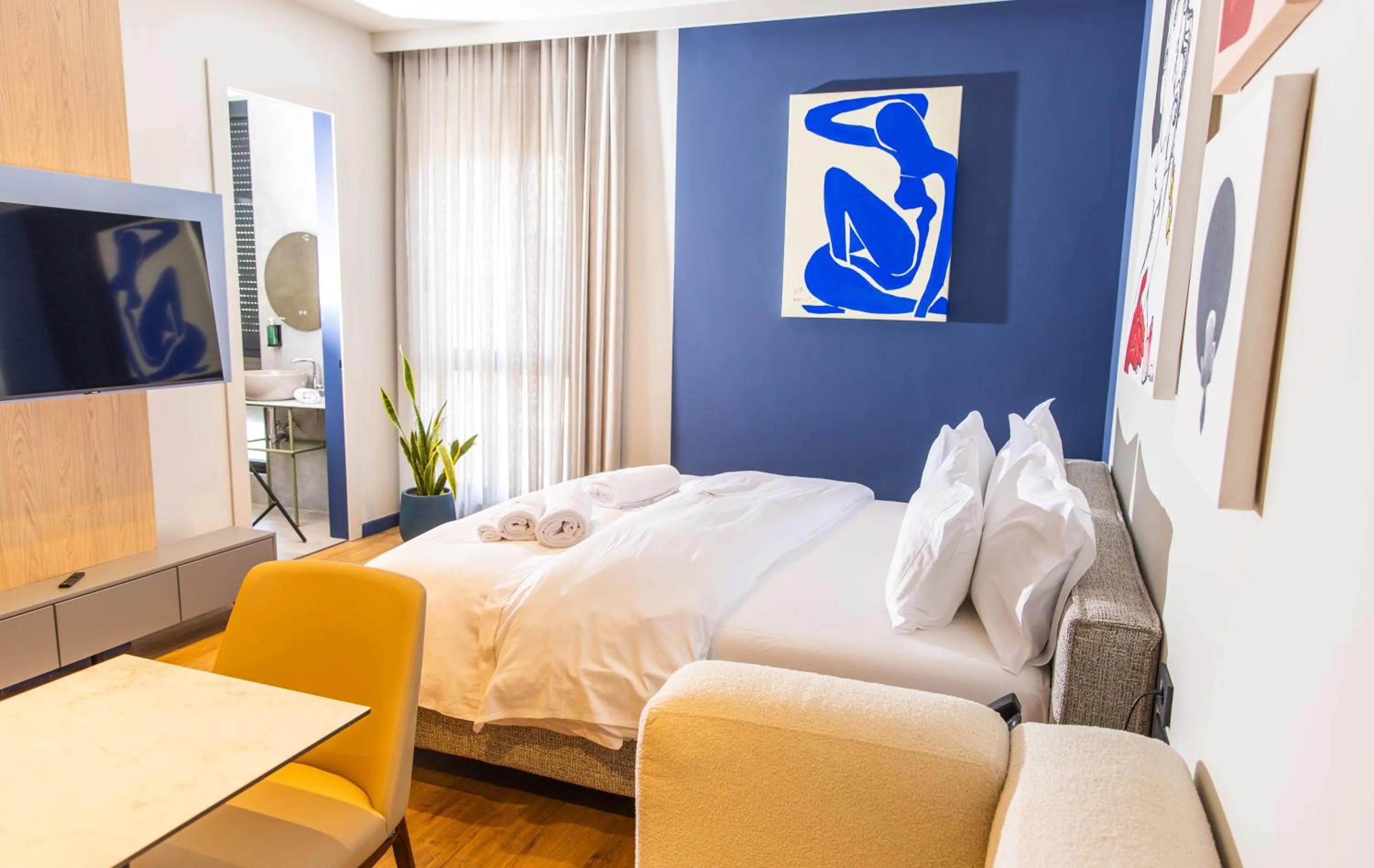 Bedroom, Bed in Si Hotel Tirana