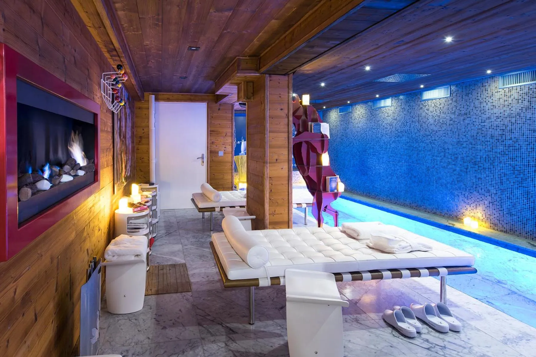 Swimming pool in Snow Lodge Hotel Courchevel 1850