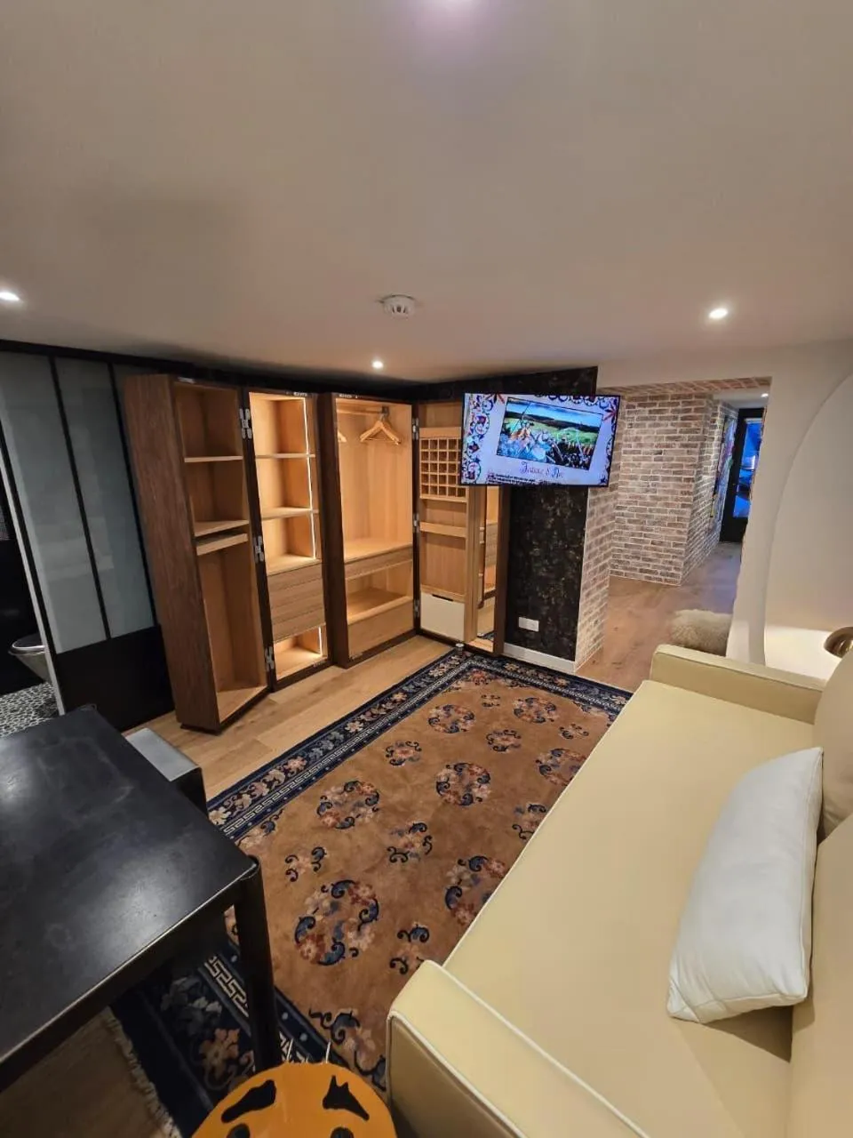 Photo of the whole room, Bed in Snow Lodge Hotel Courchevel 1850