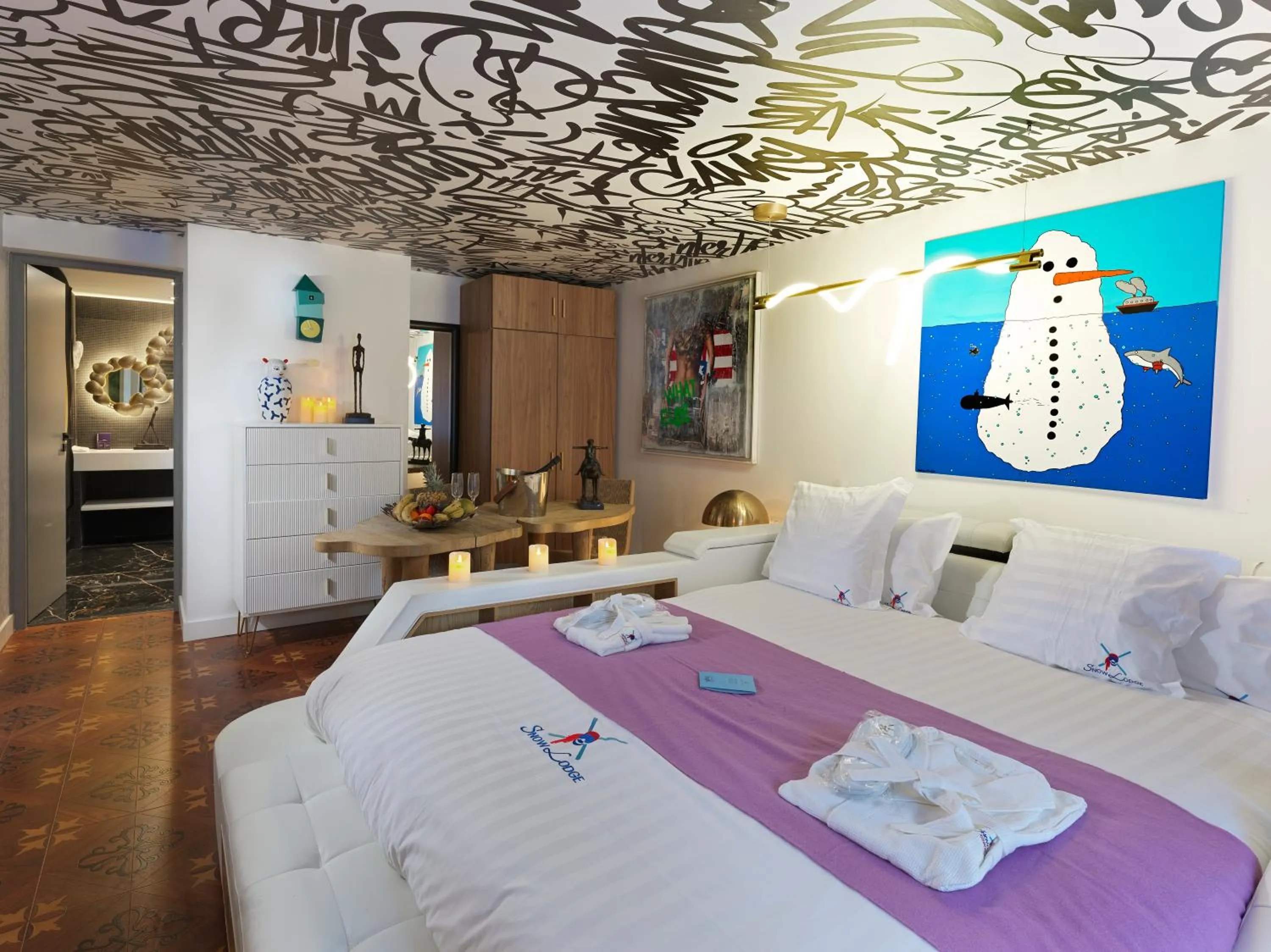 Photo of the whole room, Bed in Snow Lodge Hotel Courchevel 1850