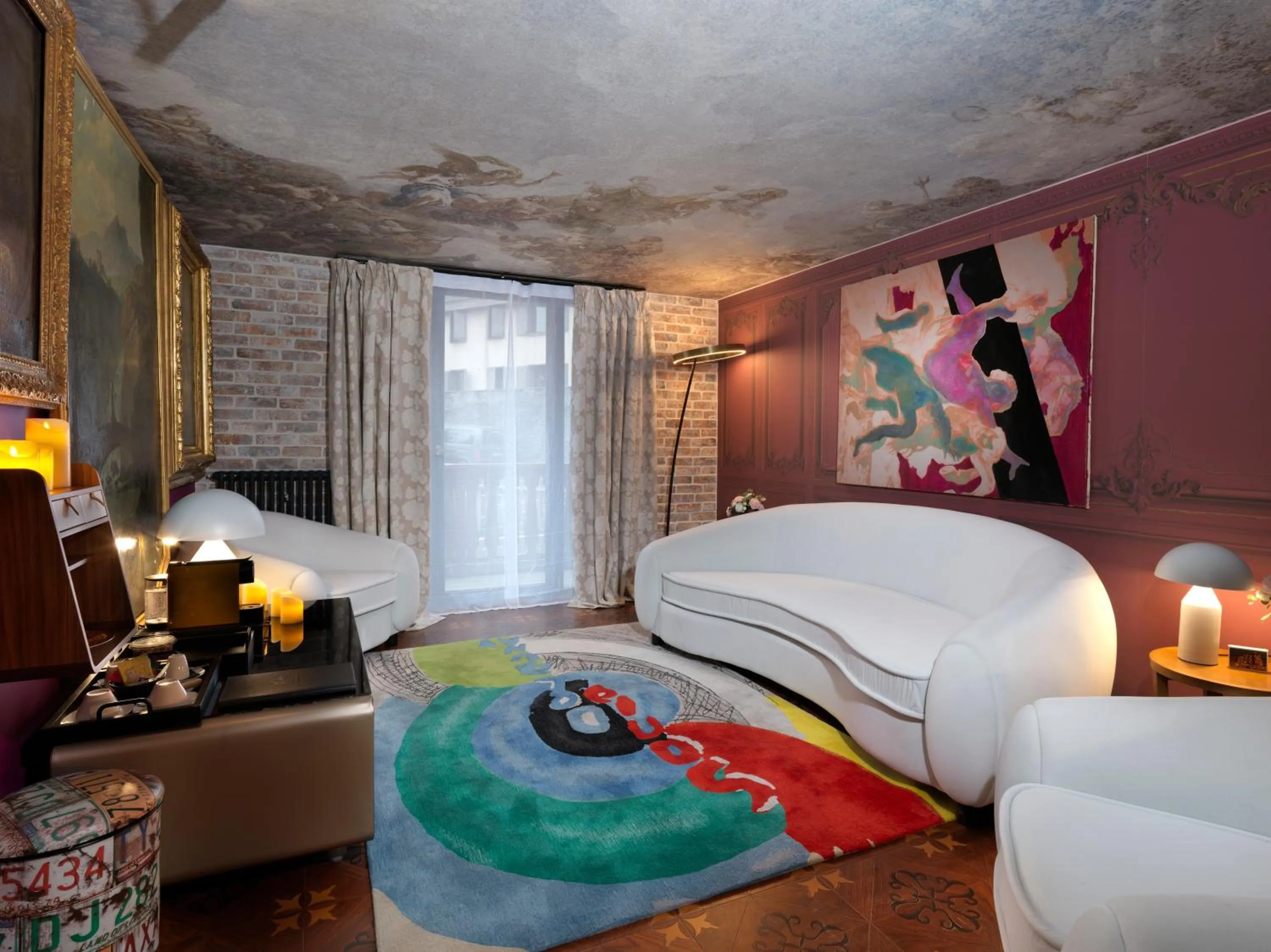 Seating area, Bed in Snow Lodge Hotel Courchevel 1850