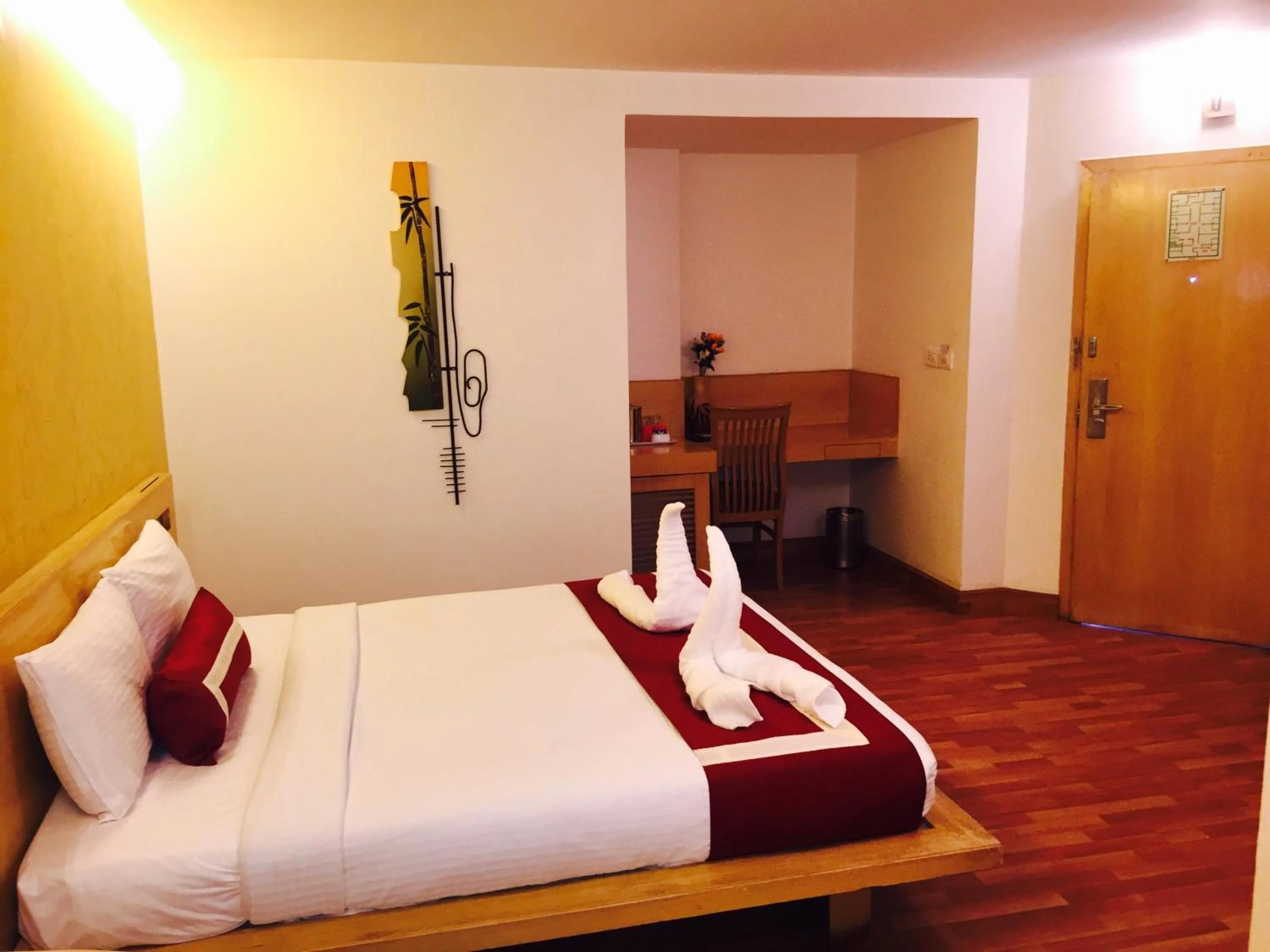 Photo of the whole room, Bed in Octave Hotel & Spa - Marathahalli