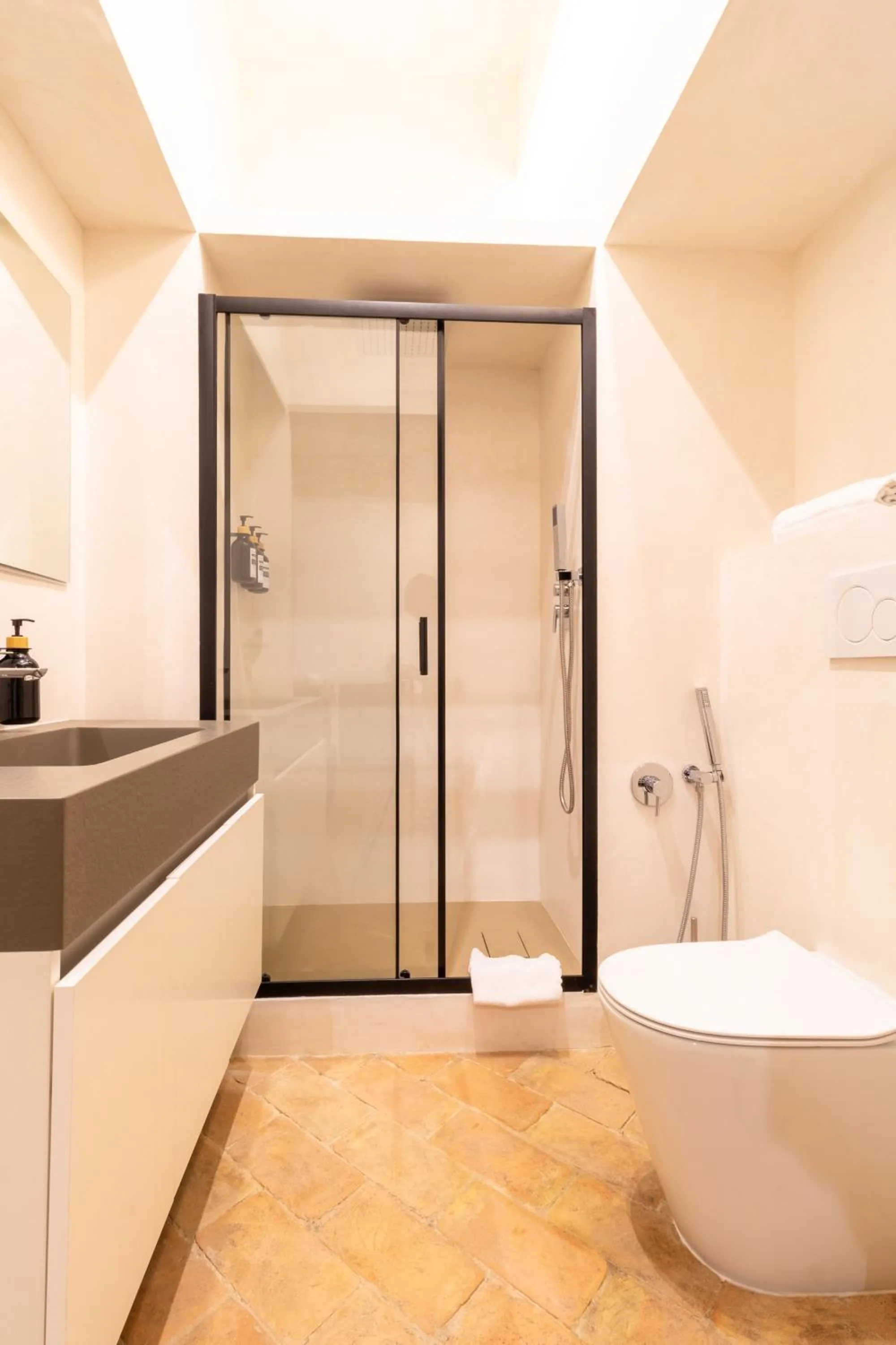 Shower in Cunabu Morosini