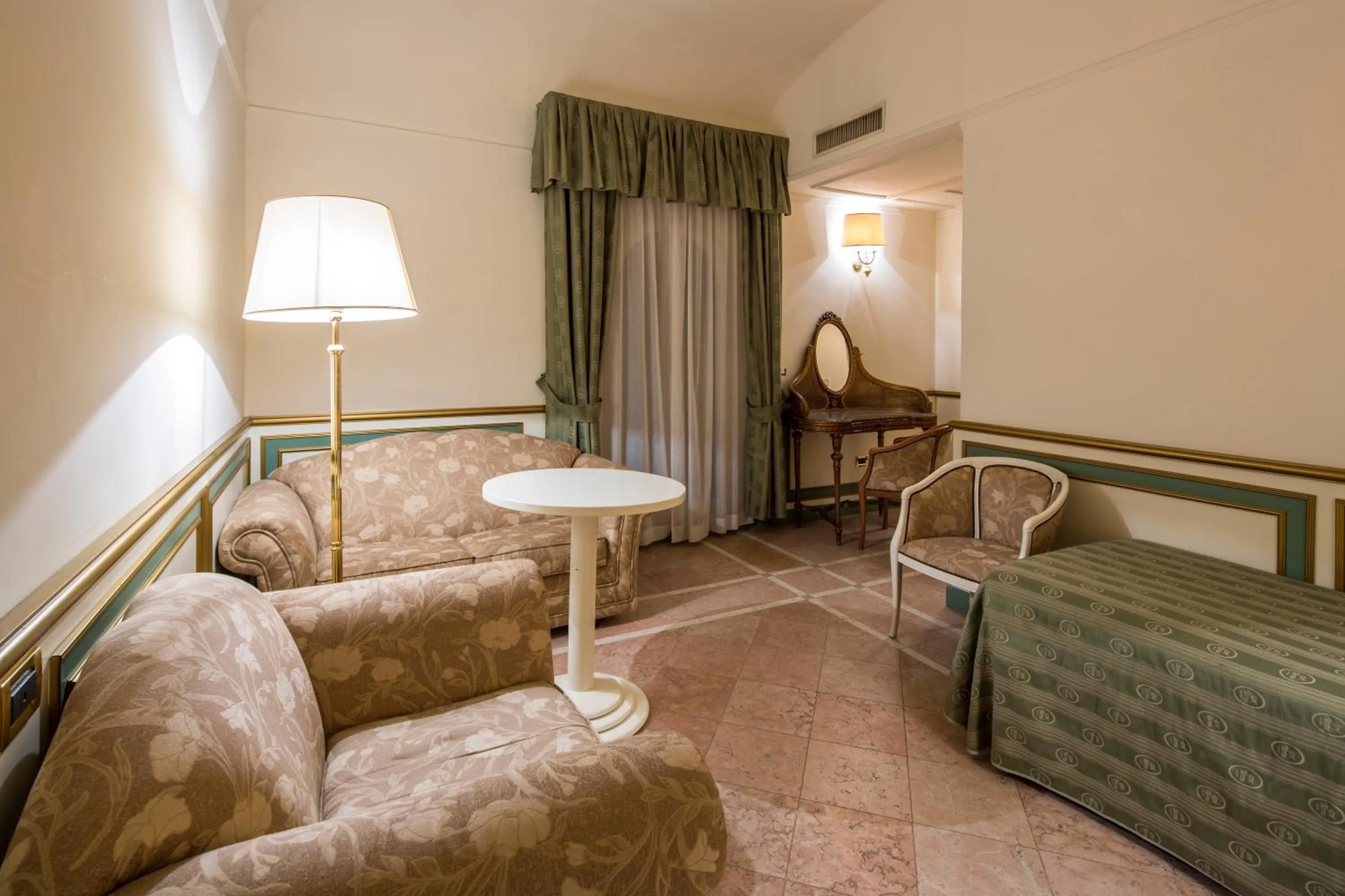 Bed in Grand Hotel Terme