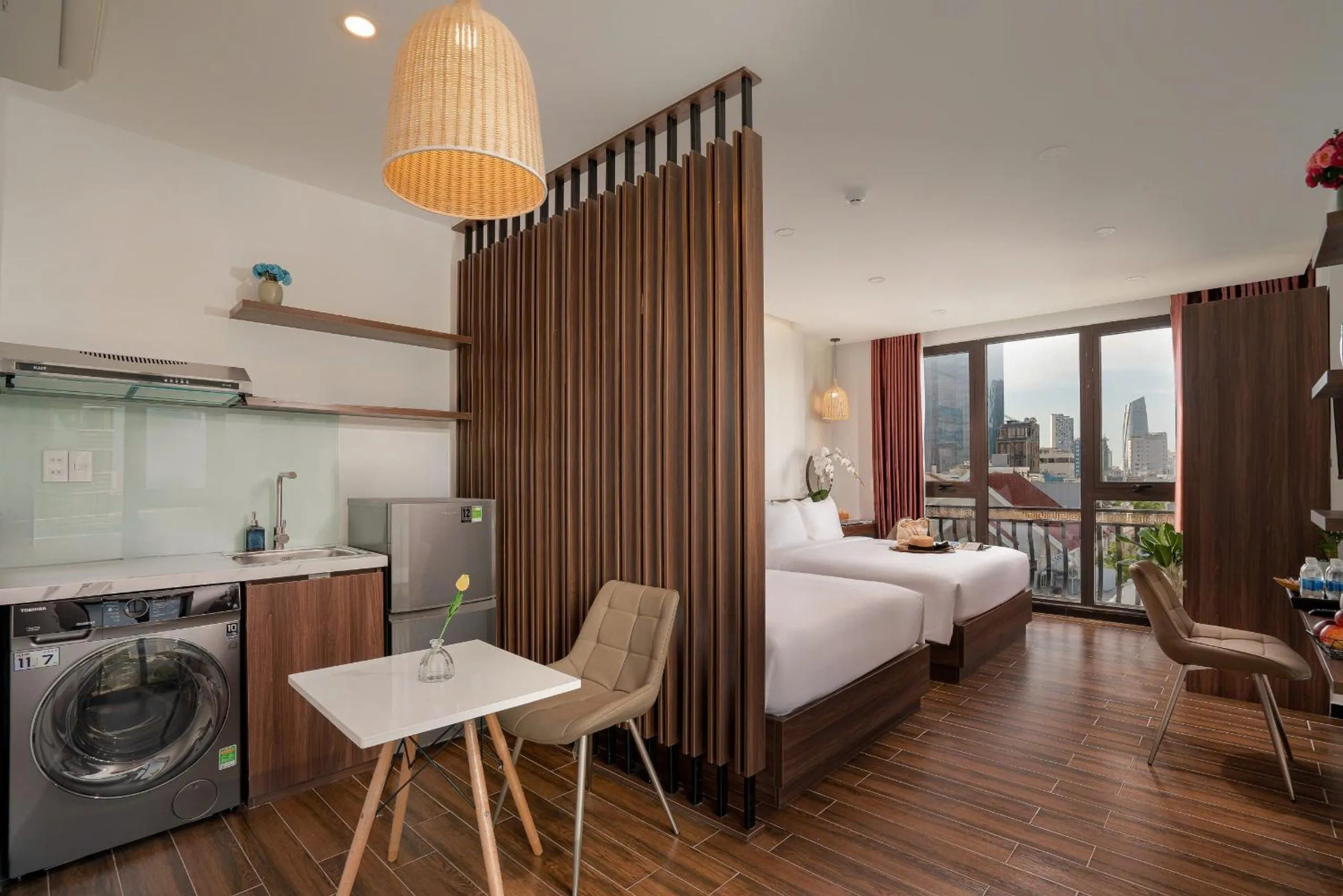 Photo of the whole room, Bed in Dragon View Riverside Hotel by Haviland