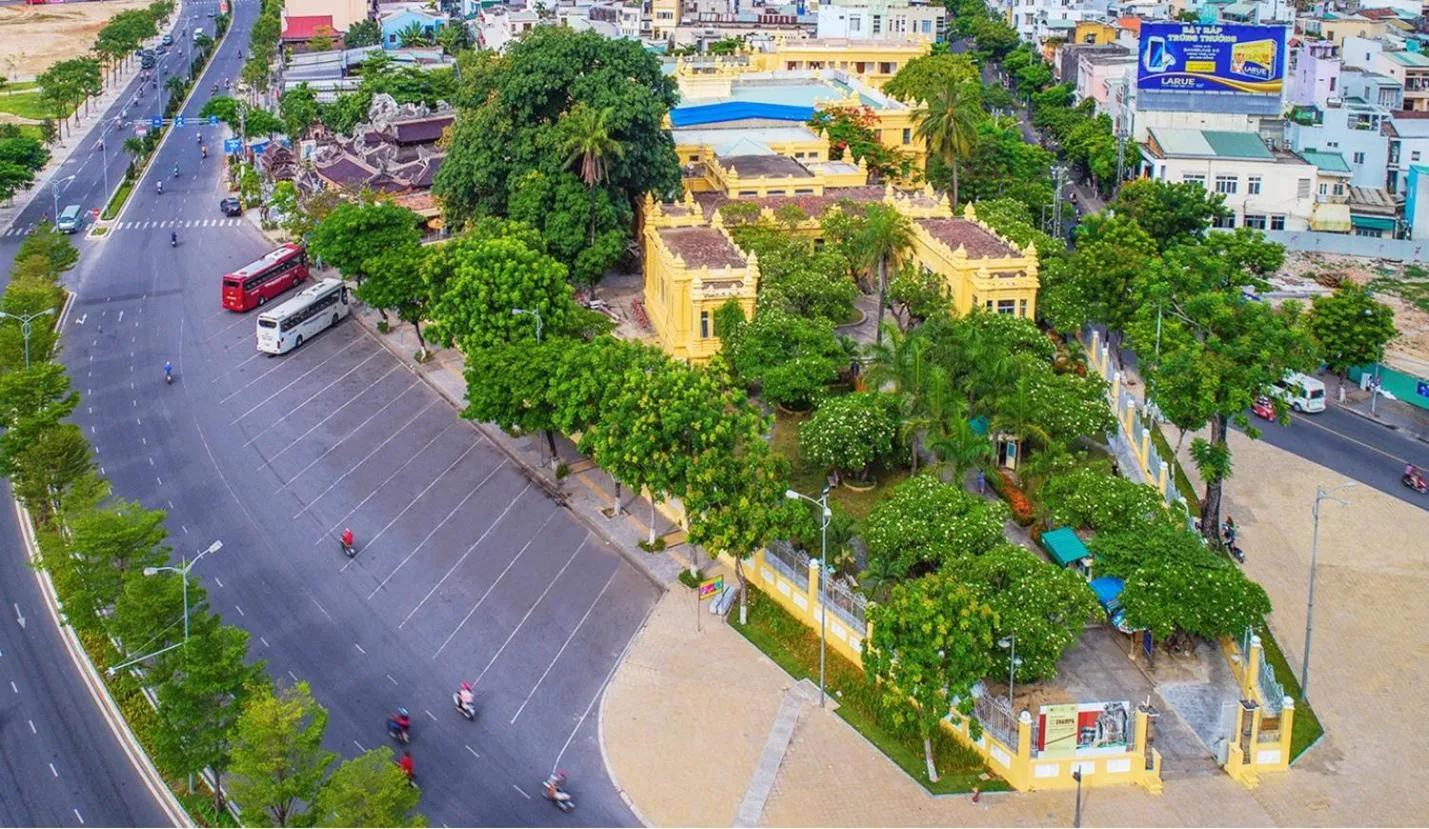 Nearby landmark in Dragon View Riverside Hotel by Haviland