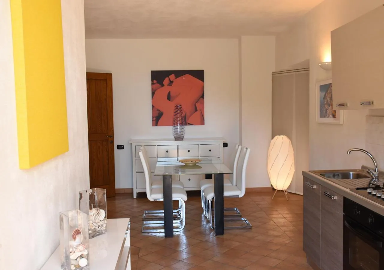 Dining area in B&B Costa di Amalfi