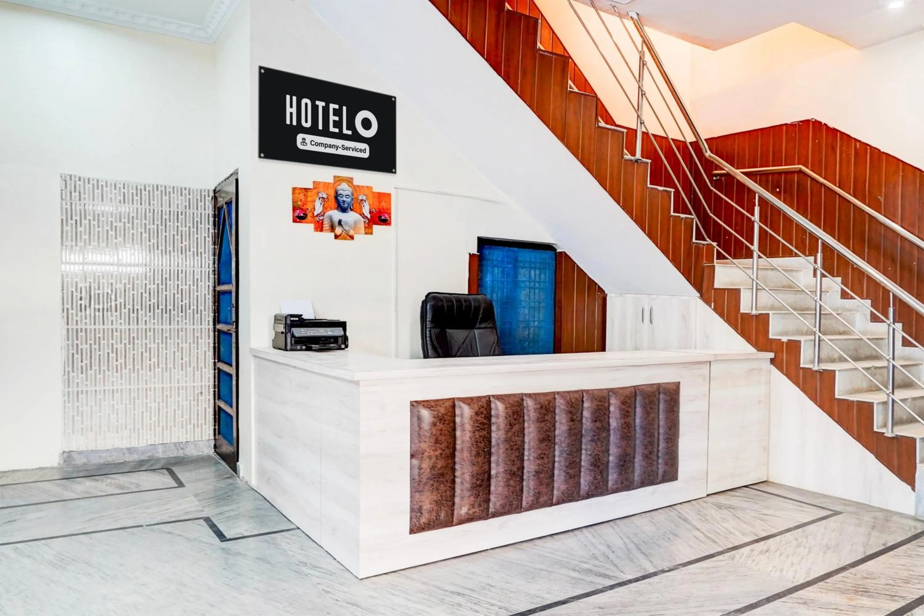 Lobby or reception in Super Hotel O Sudhowala Near Nanda ki Chowk