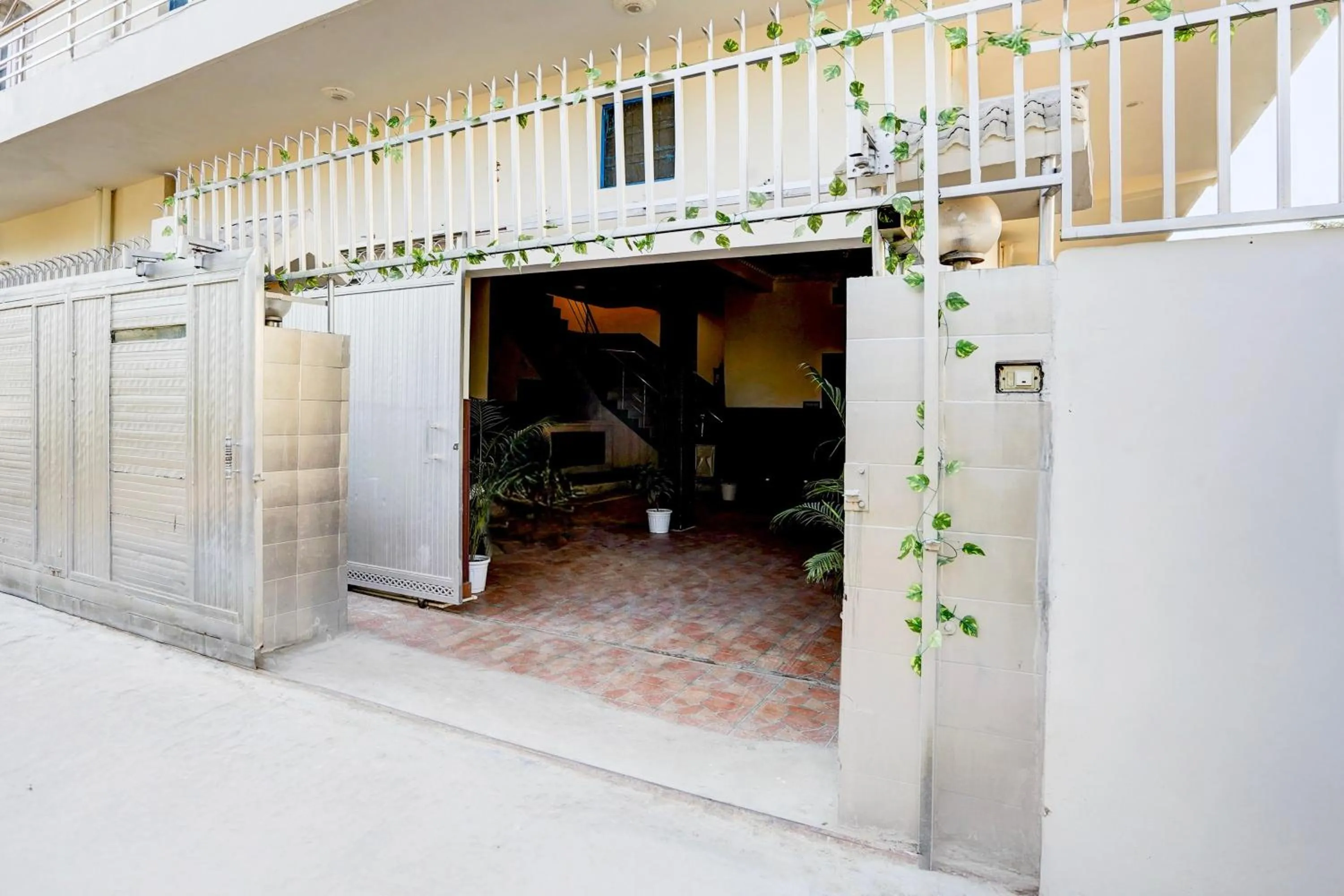 Facade/entrance in Super Hotel O Sudhowala Near Nanda ki Chowk
