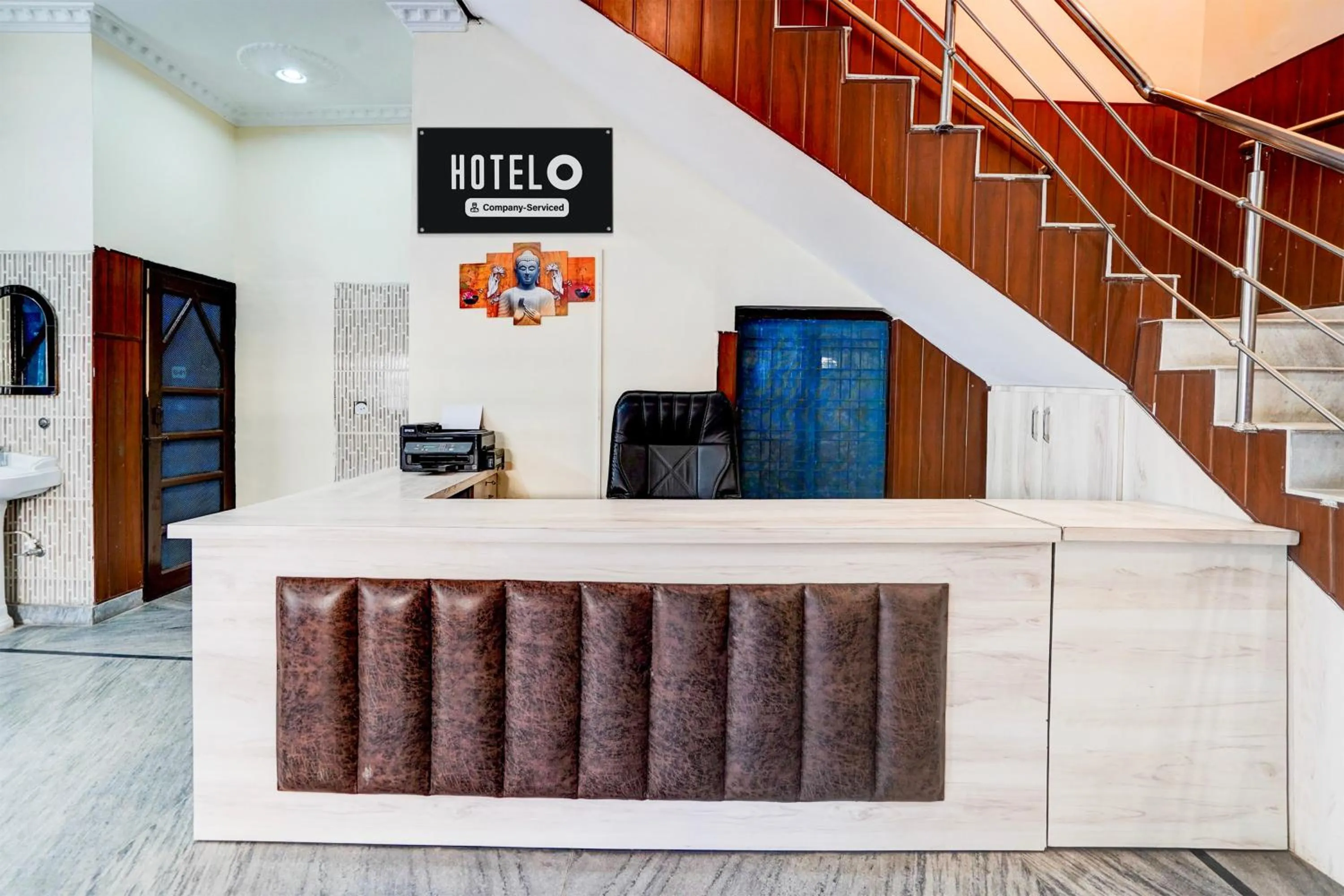 Lobby or reception in Super Hotel O Sudhowala Near Nanda ki Chowk