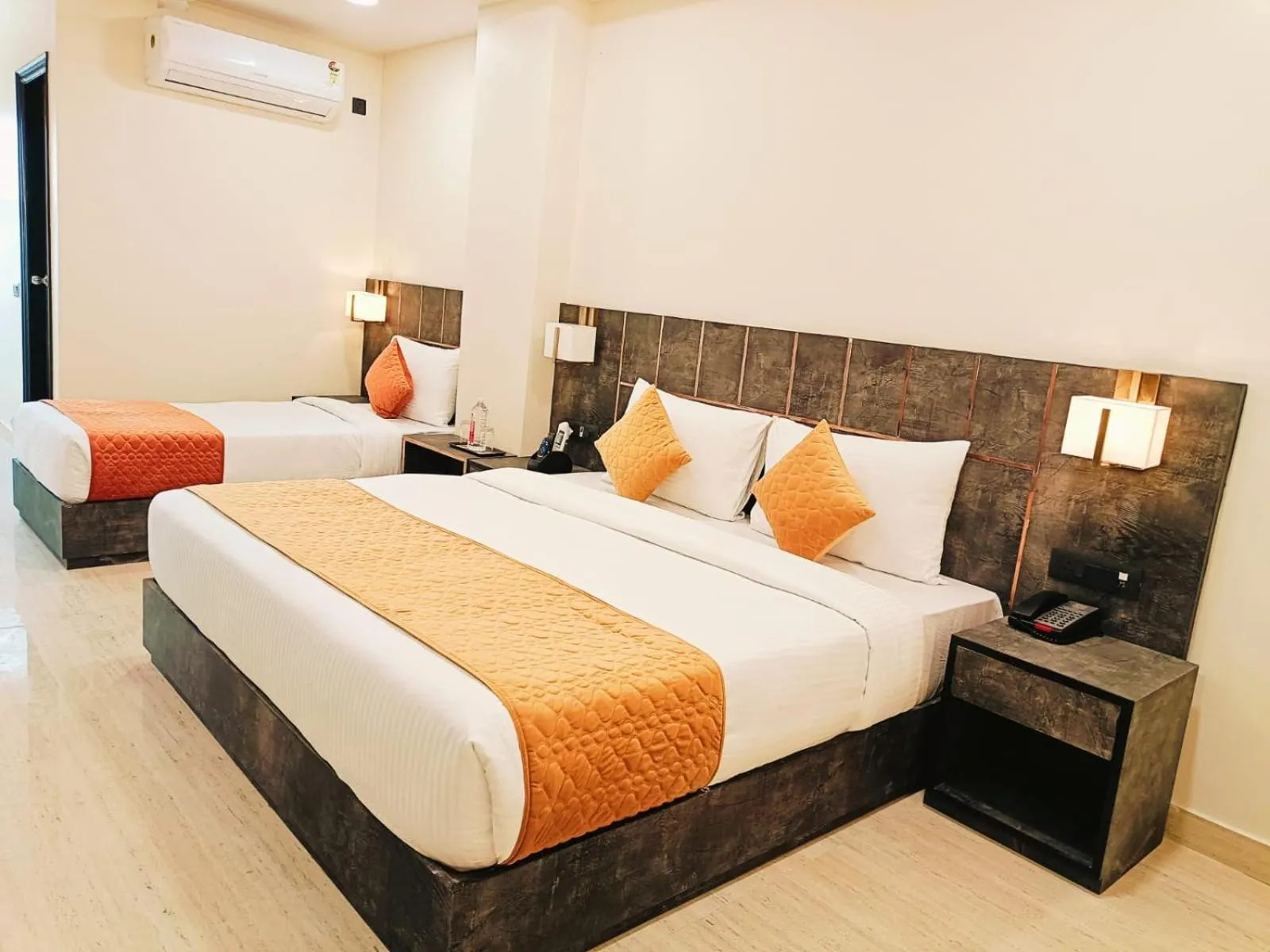 Bed in ShriGo Hotel Banaras