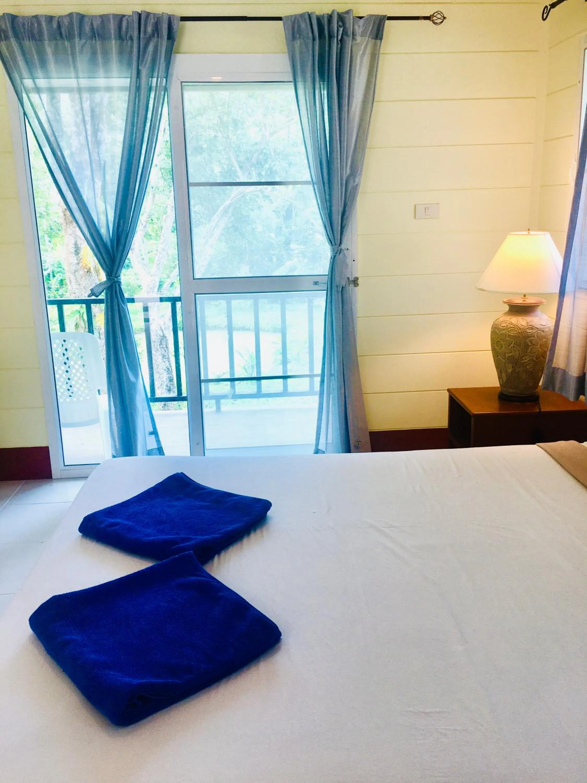 Bed in Mookies Bungalows