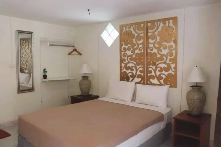 Bed in Mookies Bungalows