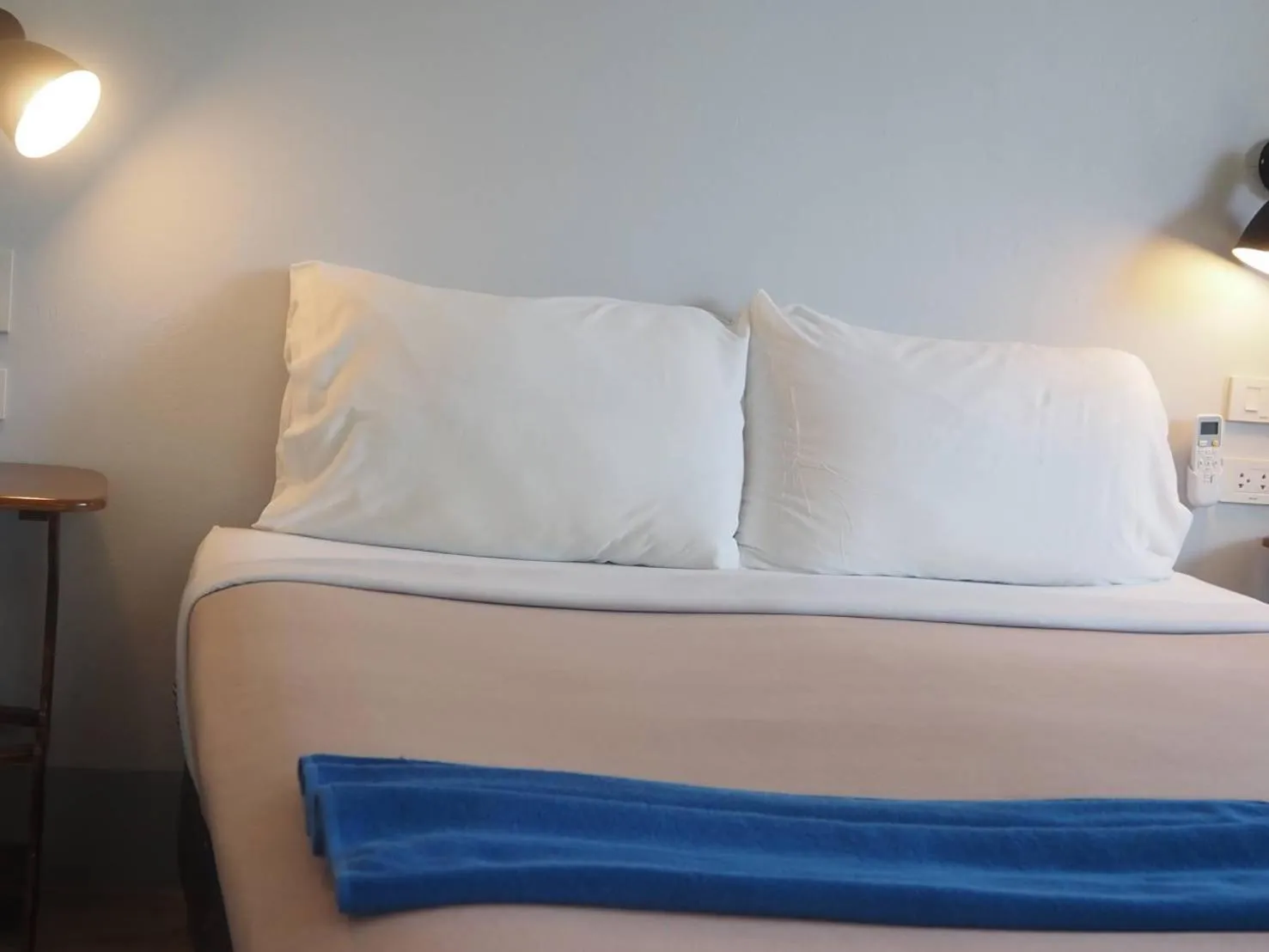 Bed in Mookies Bungalows