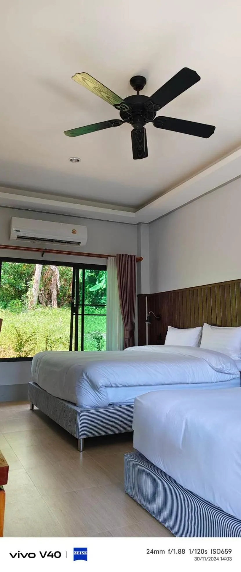 Bed in Mookies Bungalows