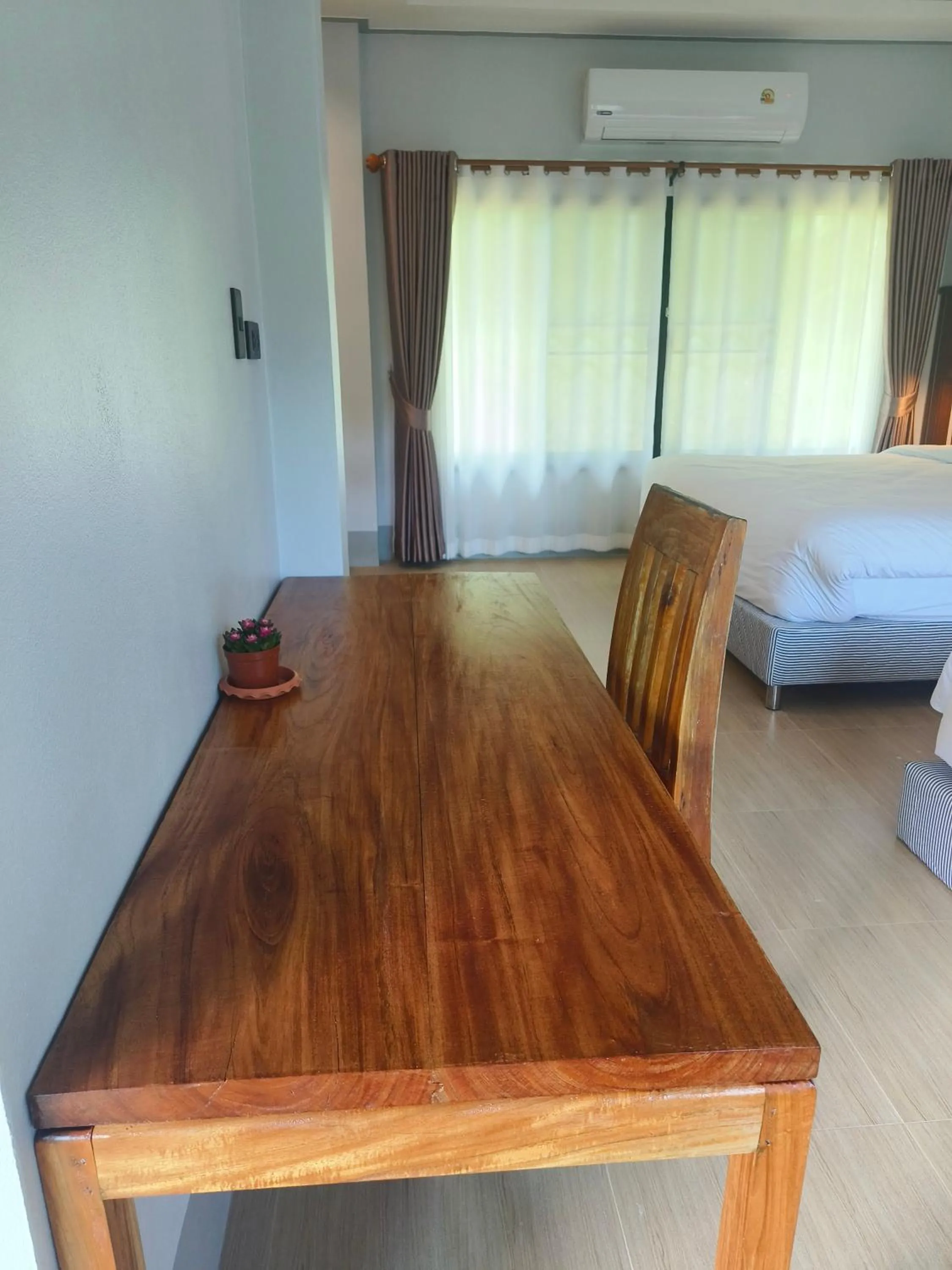 Bed in Mookies Bungalows