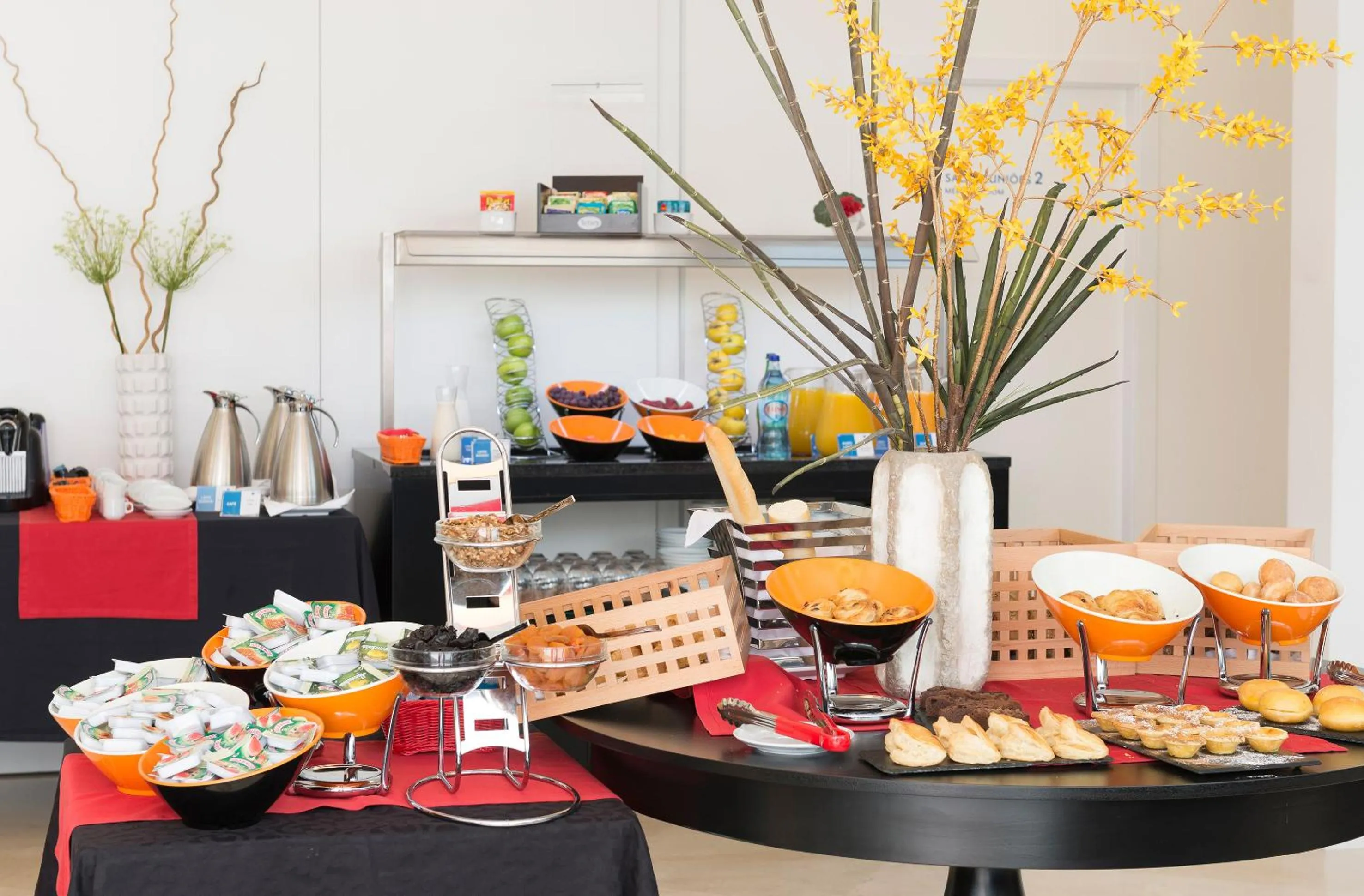 Buffet breakfast in TRYP by Wyndham Leiria