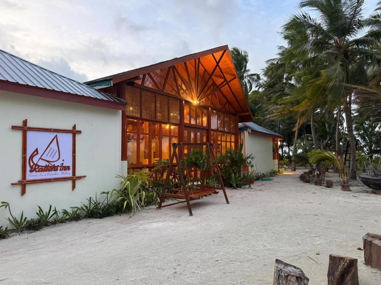 Restaurant/places to eat in Rattehi Inn at Rakeedhoo