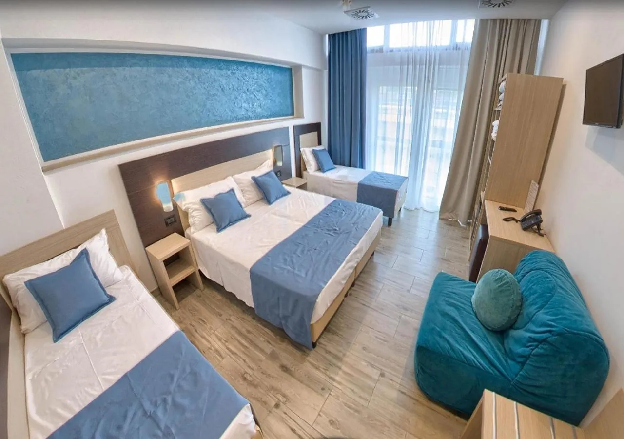 Bed in Hotel Luxor Florence