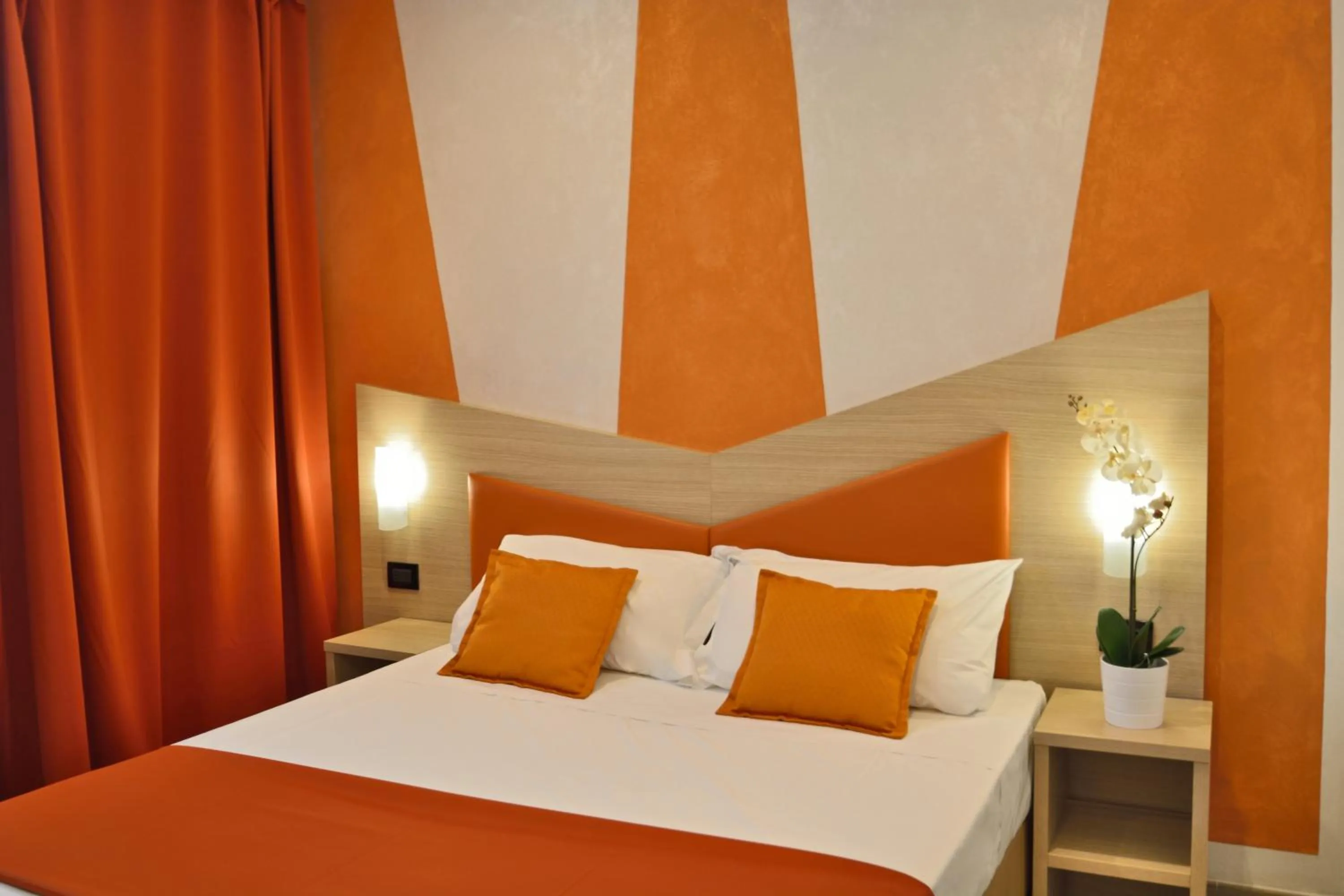 Bed in Hotel Luxor Florence